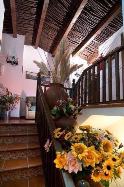 Six-Bedroom House - Photo 18