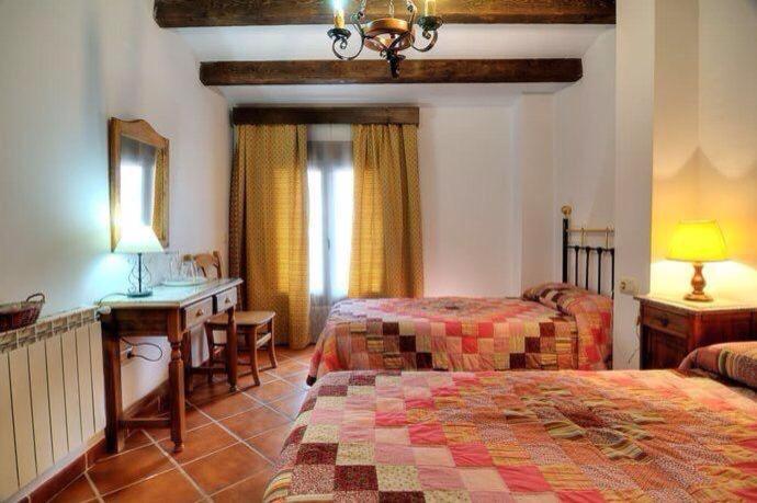 Six-Bedroom House - Photo 15