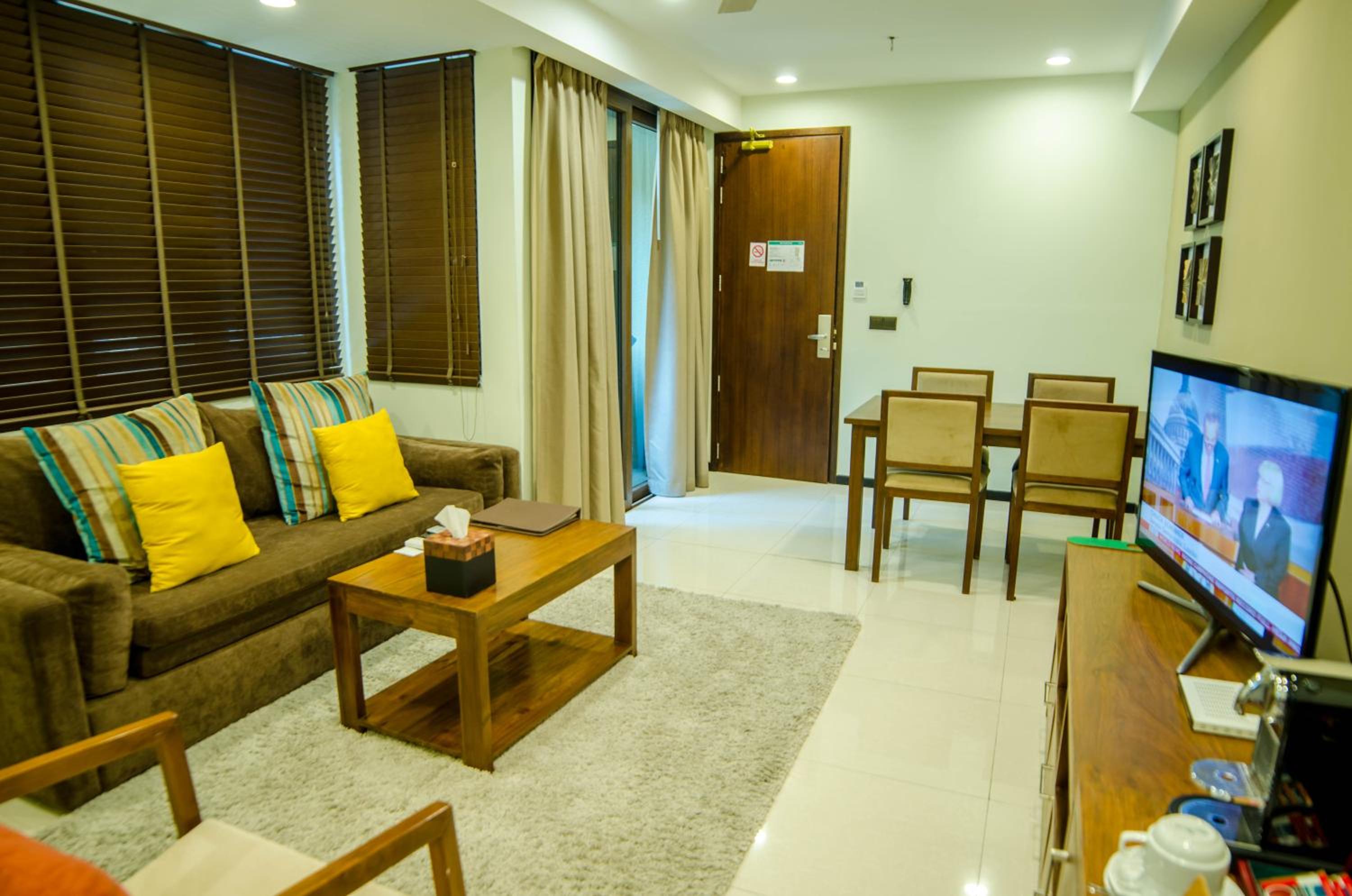 Premier Business Suite (Free Return Airport Transfer, 10% off on Food & Beverage and Complimentary Gym Access)