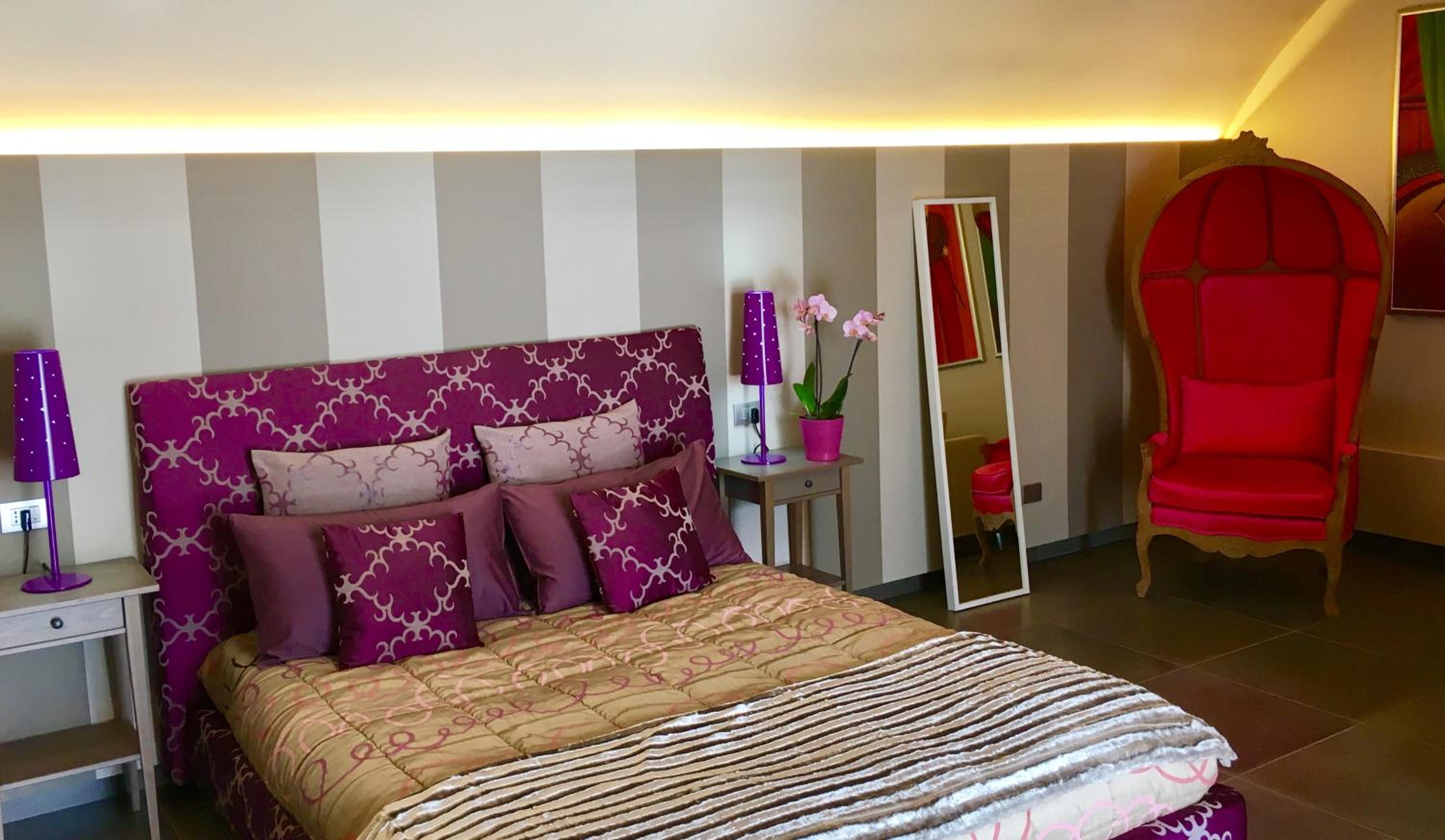 Queen Room with Pool View photo 2