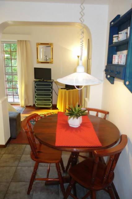 Family Room with Private Bathroom photo 3