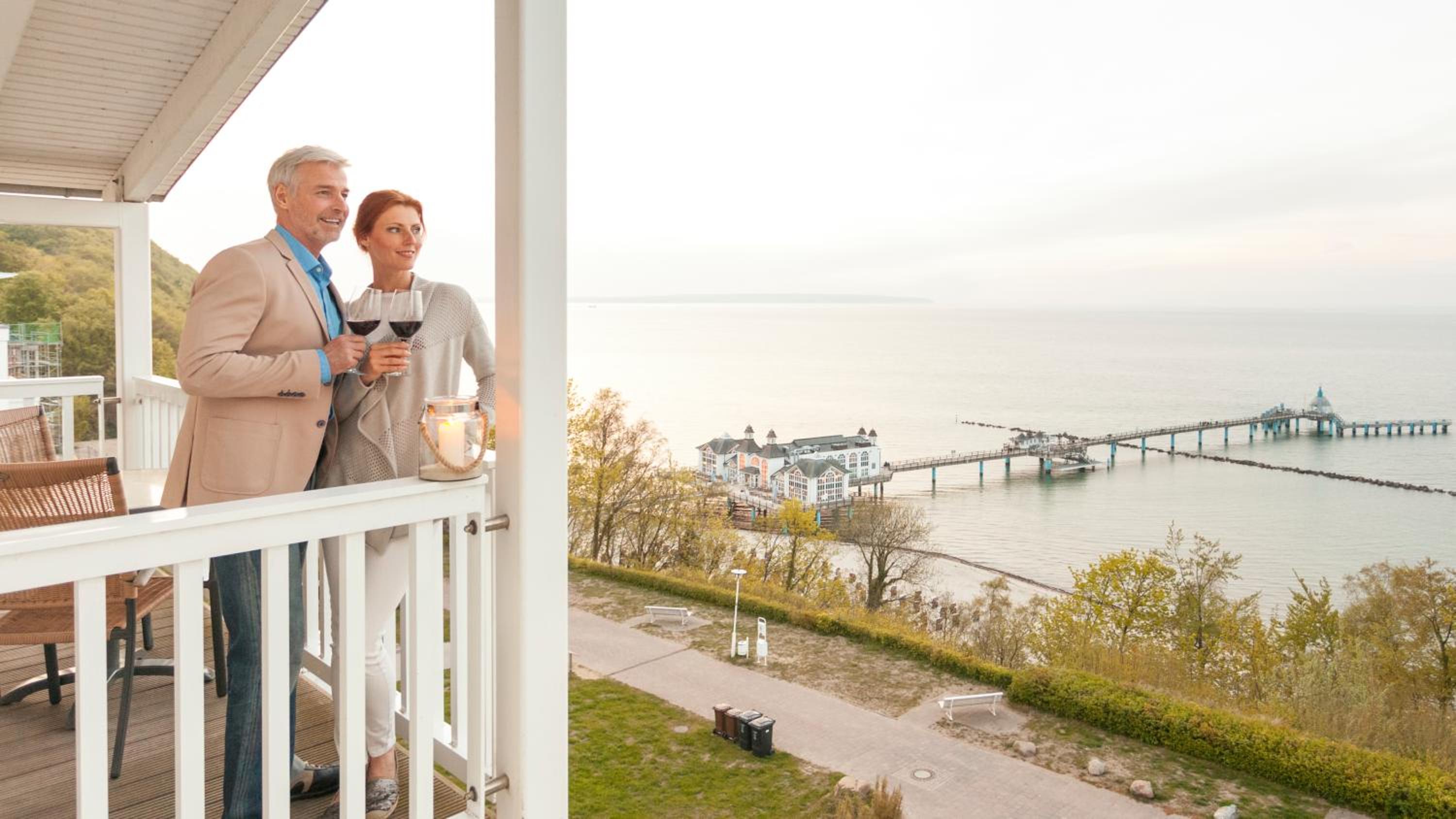 Superior Suite with Sea View thumbnail 6