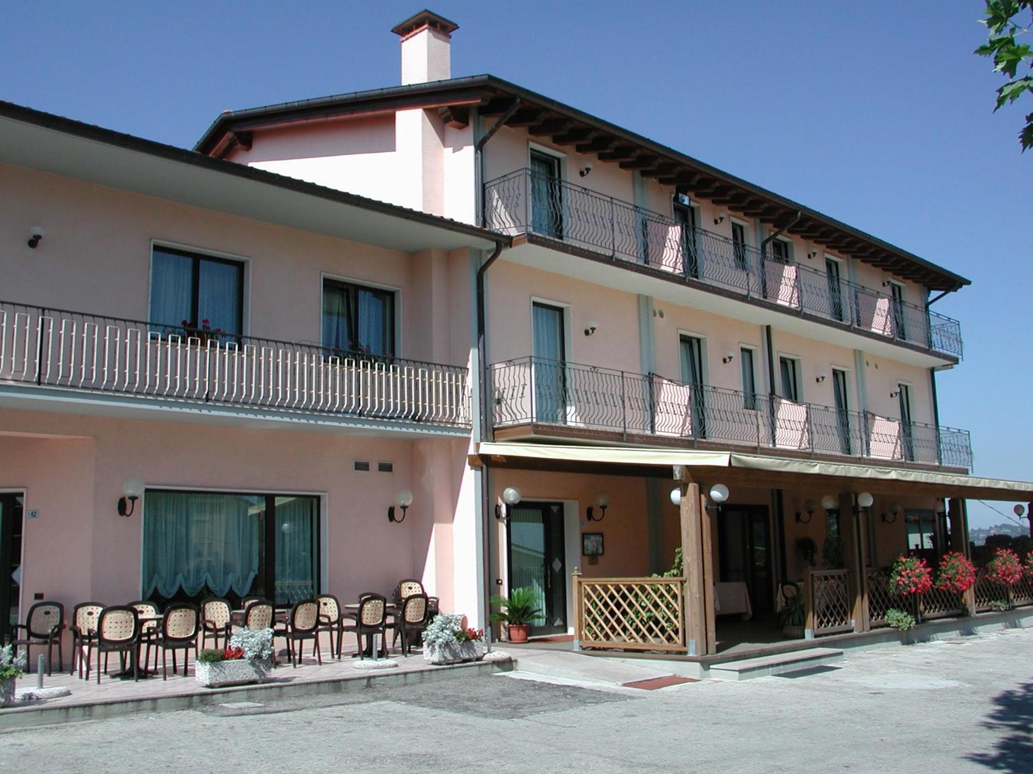 Double or Twin Room - Photo 6