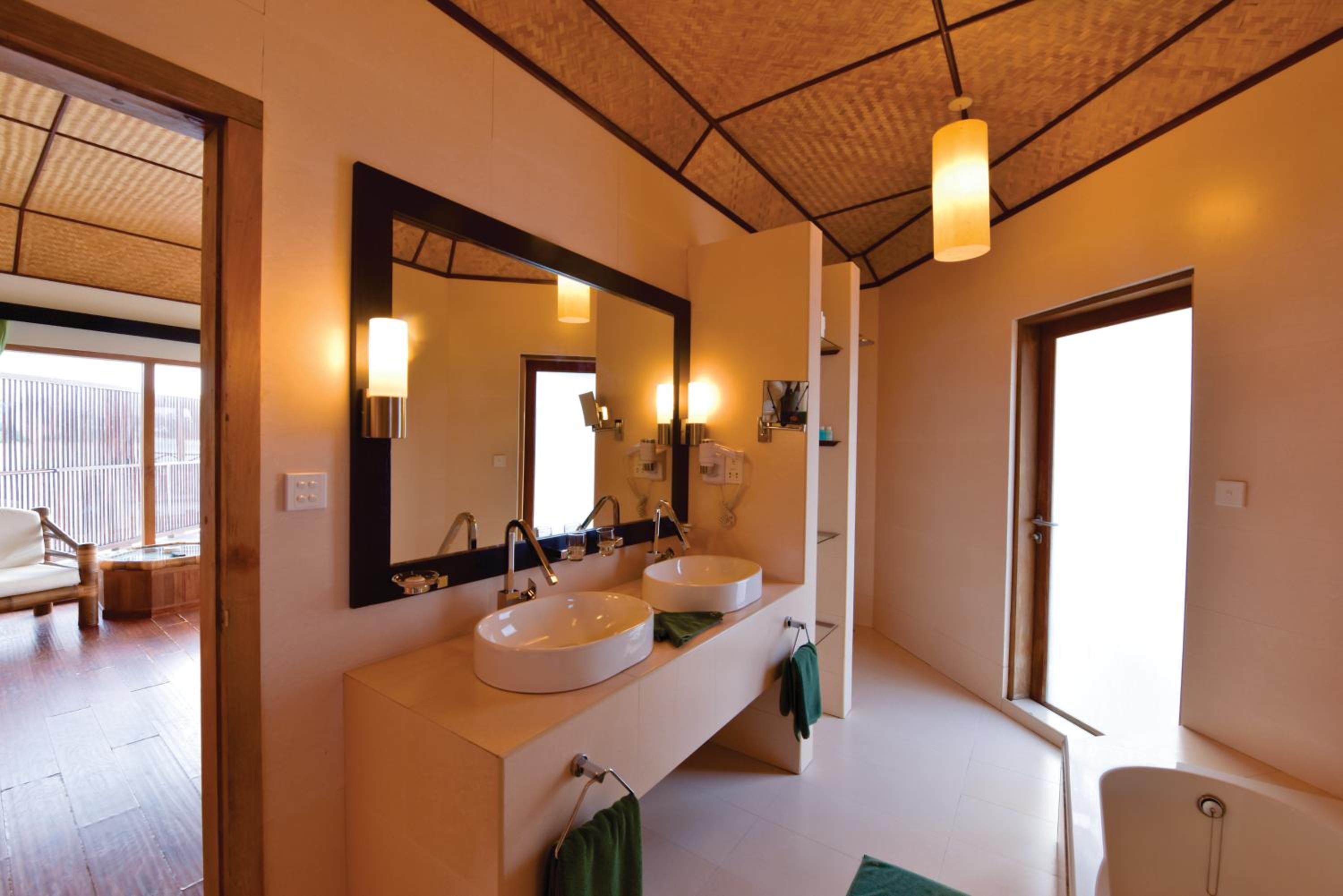 Water Bungalow photo 3