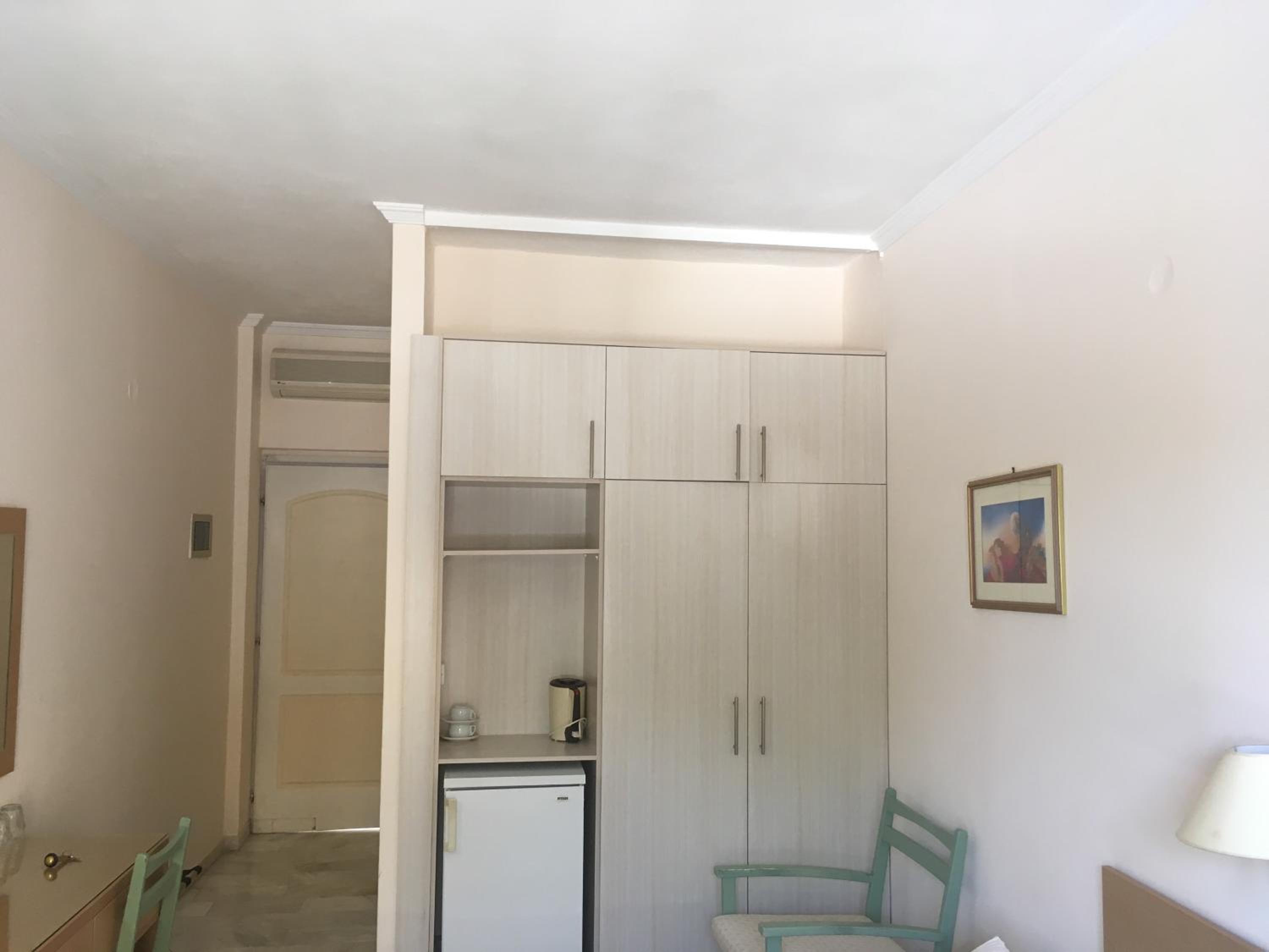 Double or Twin Room - Photo 4