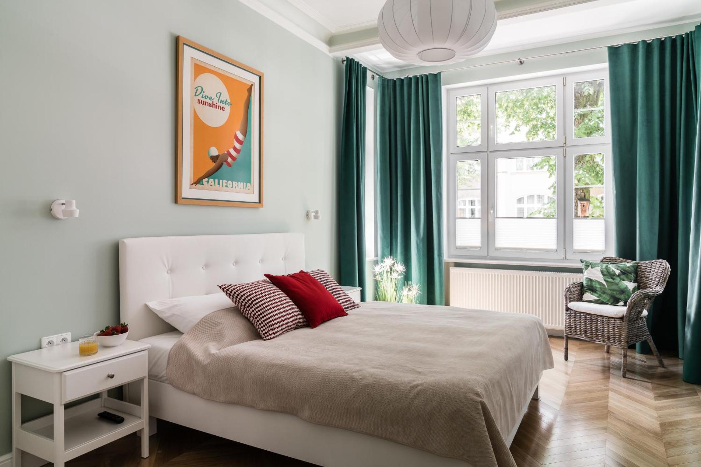 One-Bedroom Apartment - 46/1A Haffnera Street
