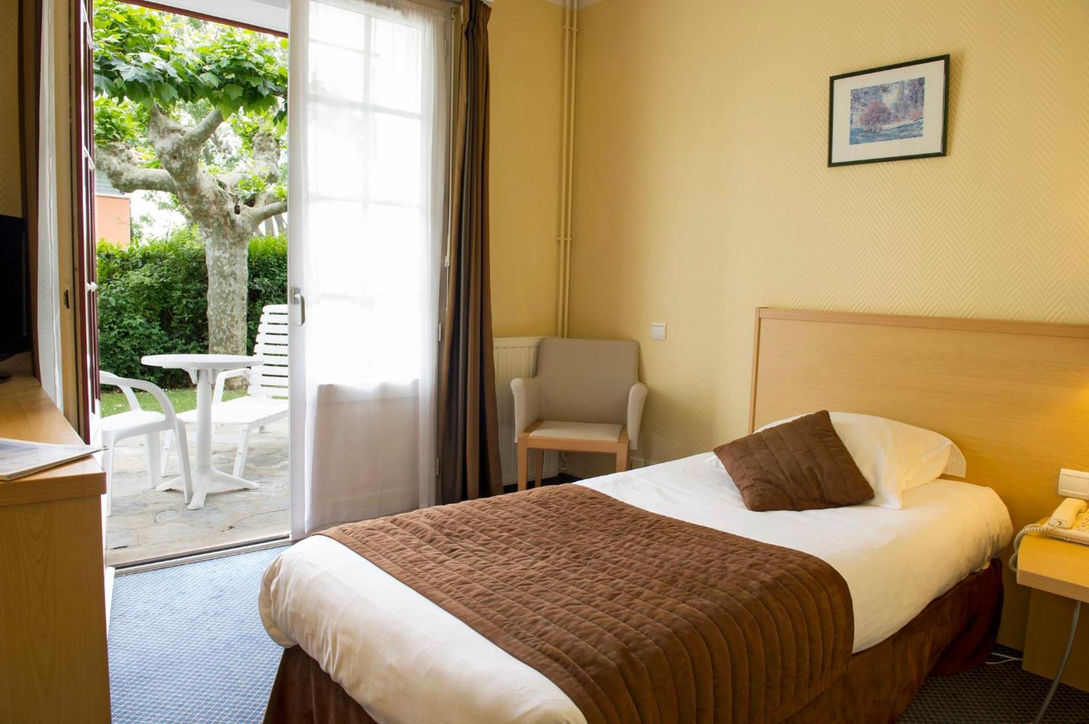 Double Room with Balcony or Terrace - Photo 1