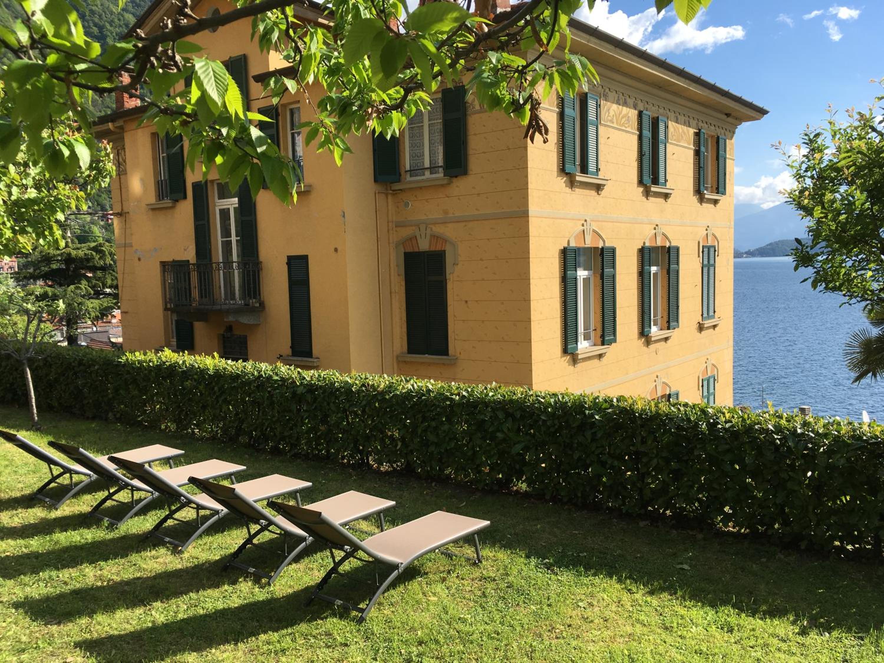 Apartment With Lake View photo 2