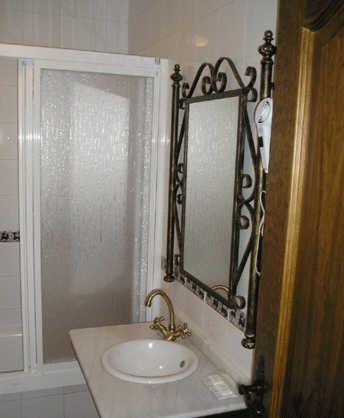 Double or Twin Room photo 3