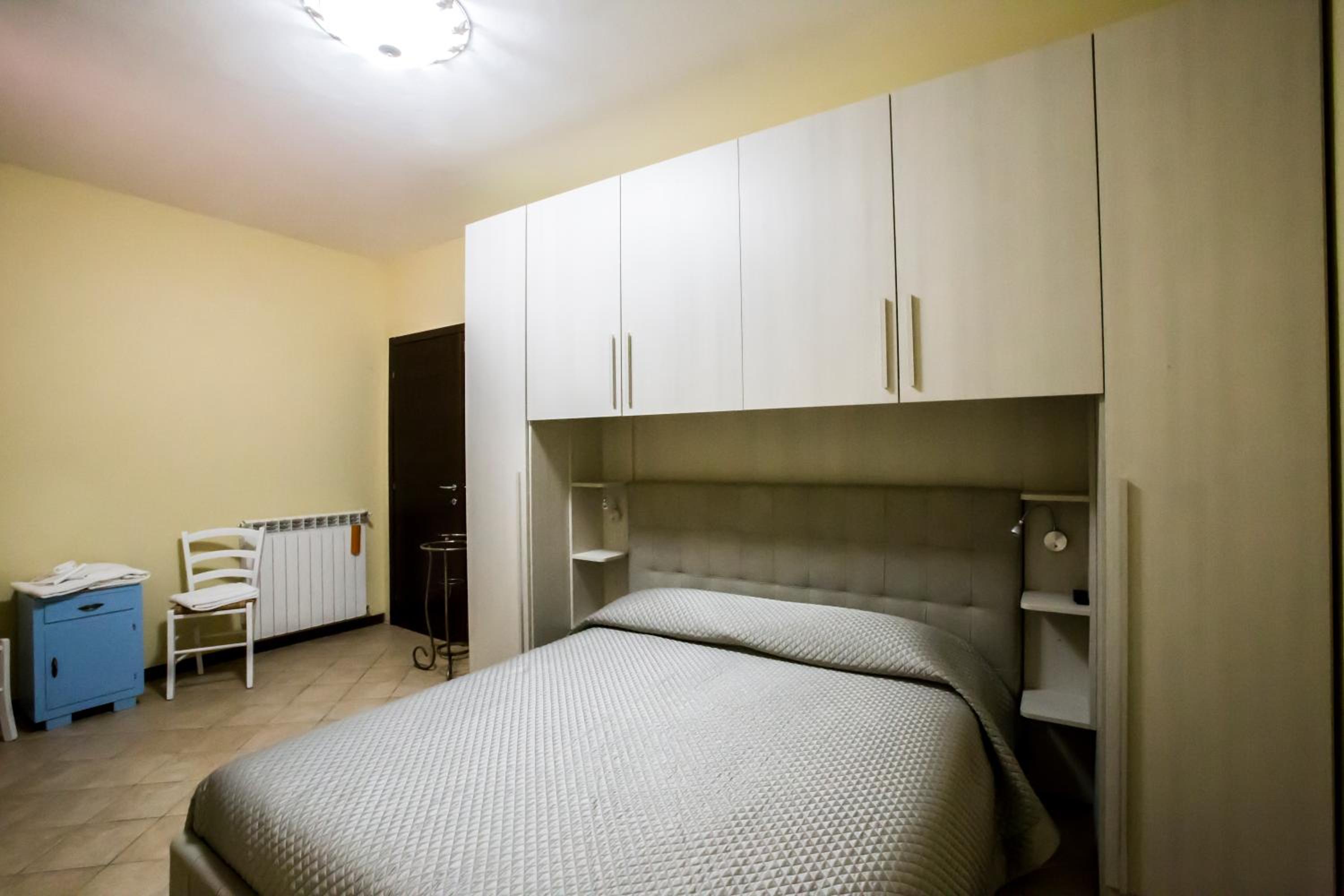 Three-Bedroom House - Photo 2