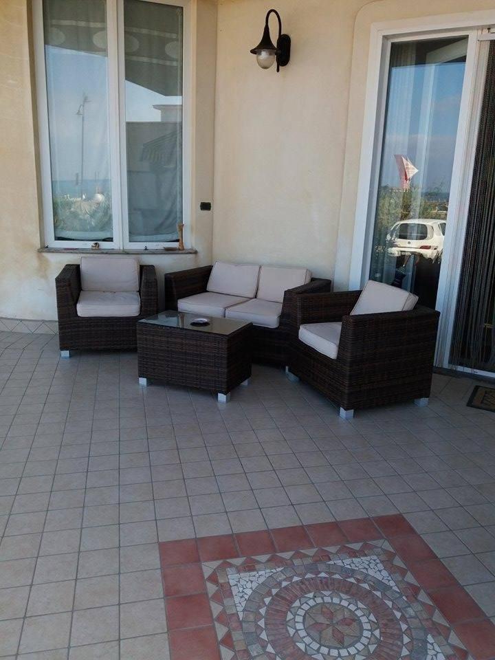 Deluxe Room - Photo 17