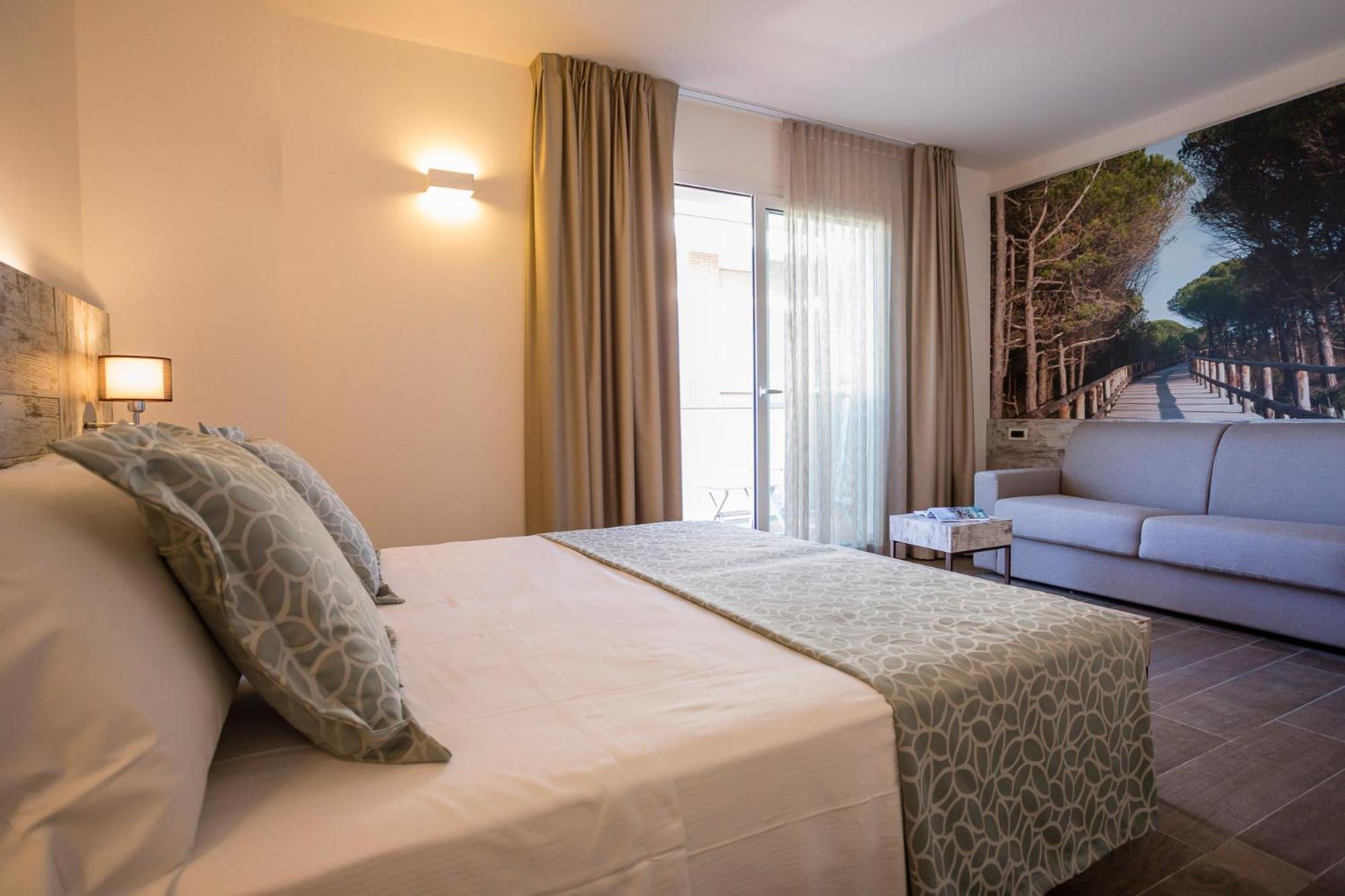Junior Suite (4 Adults) - Photo 2