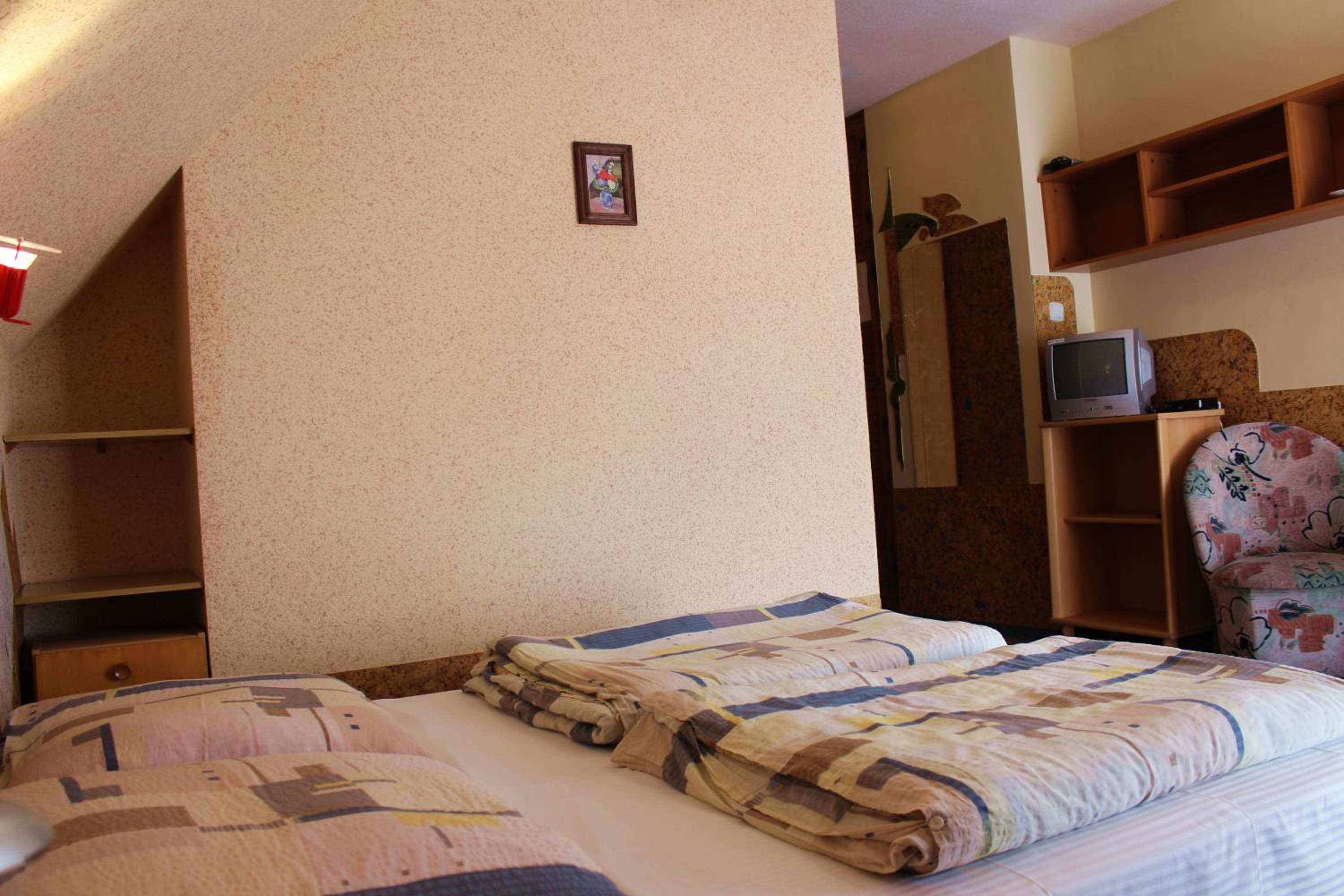 Triple Room with Private Bathroom photo 1