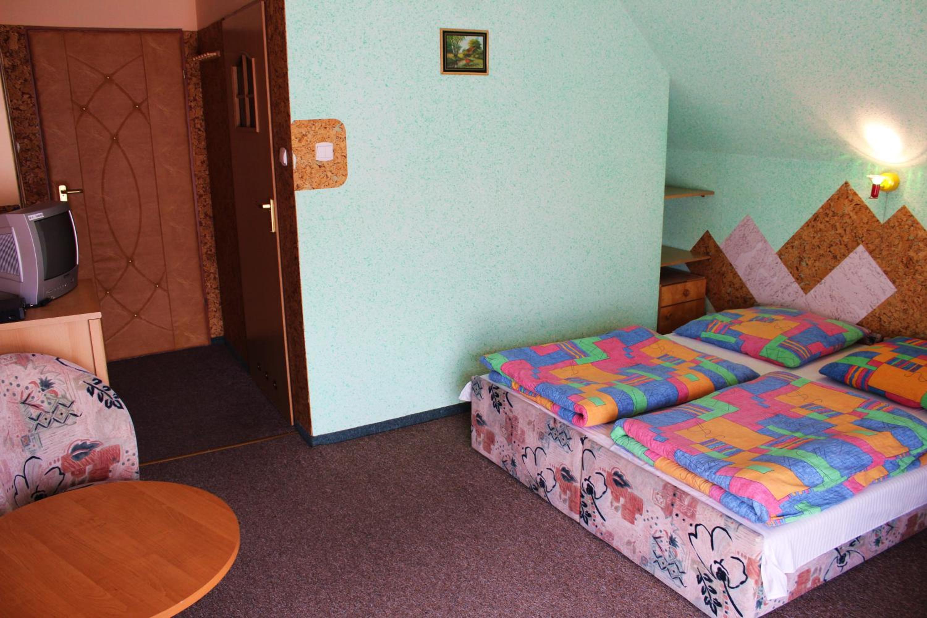 Triple Room with Private Bathroom photo 3