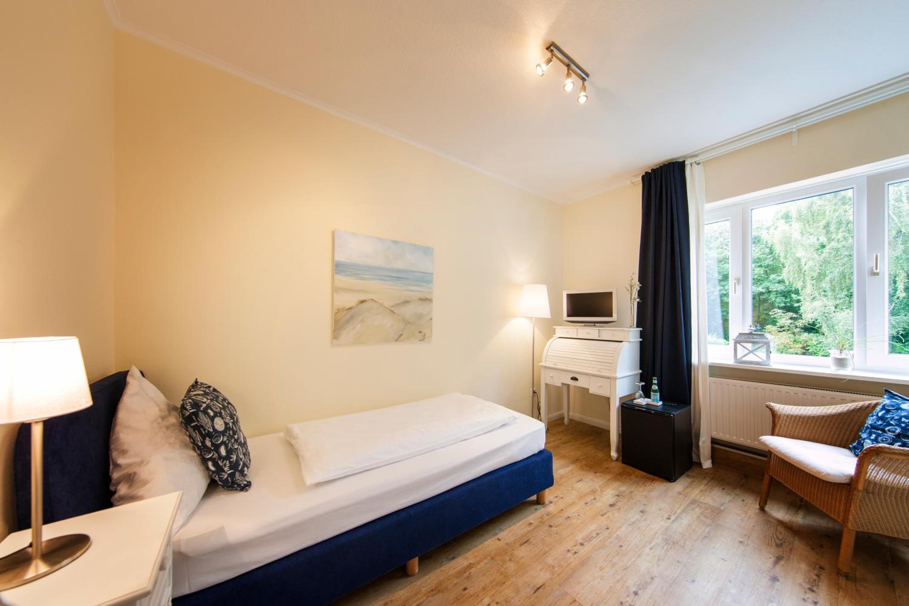 Small Single Room photo 1