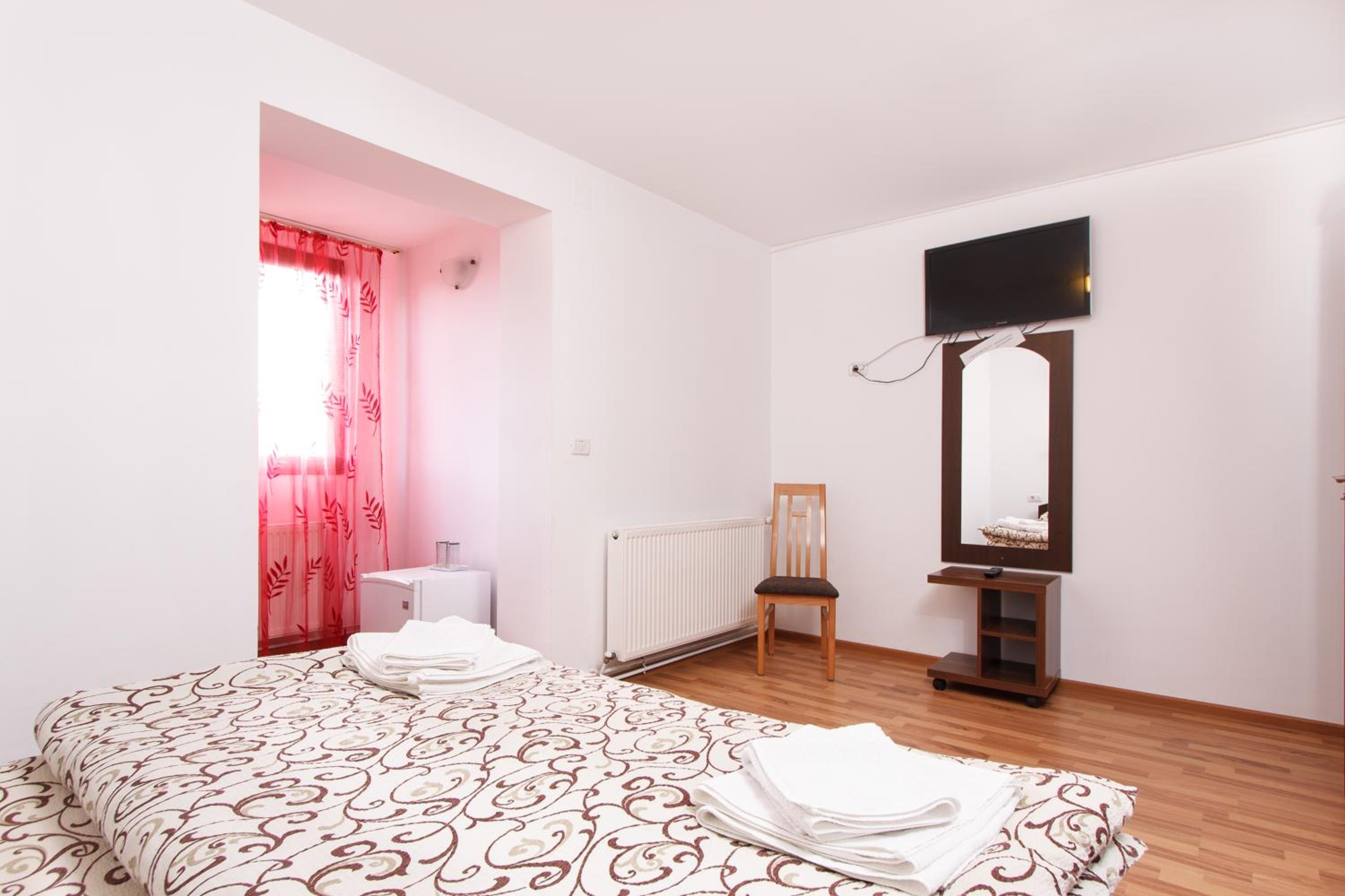 Double Room - Photo 22