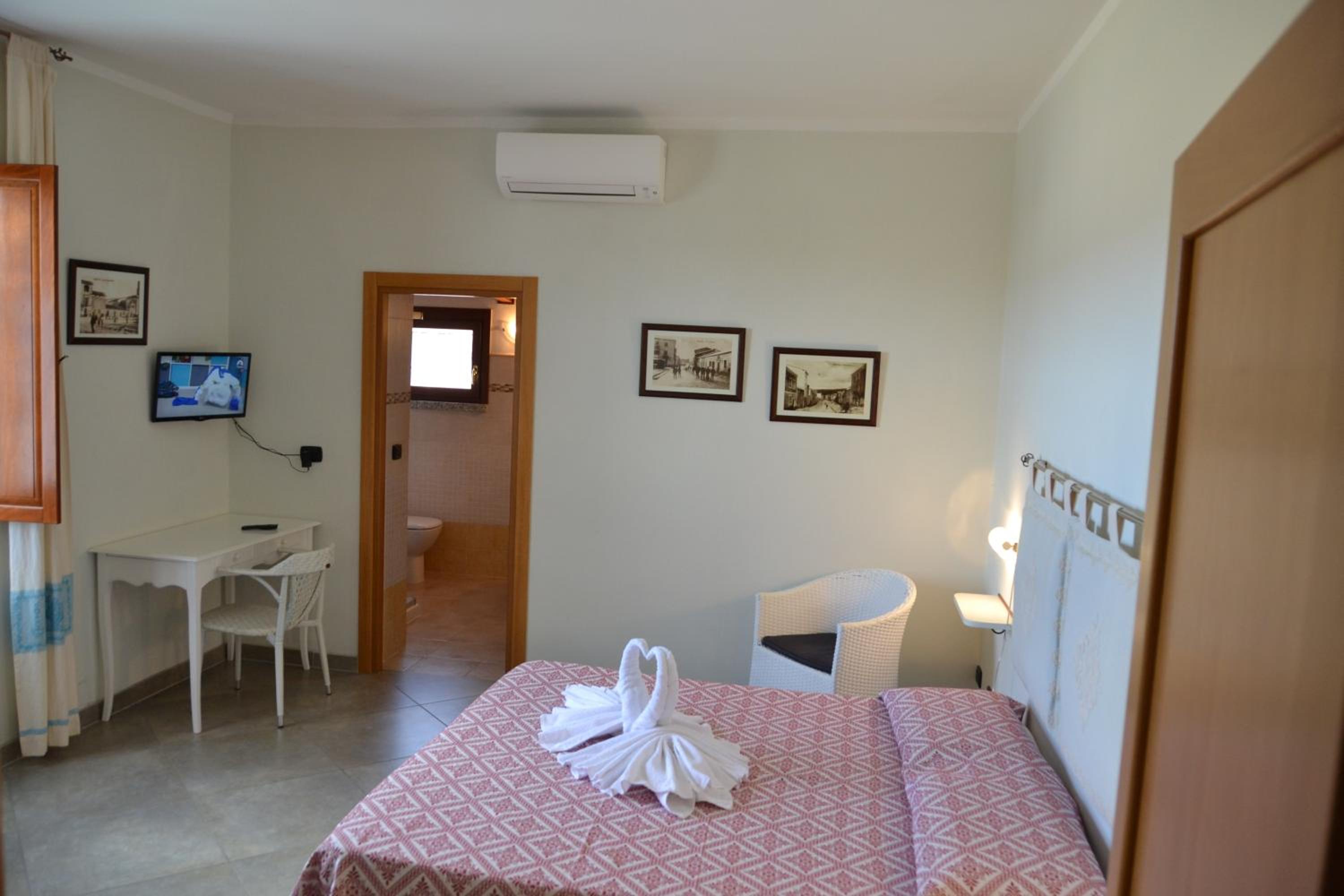Deluxe Double or Twin Room with Balcony photo 1