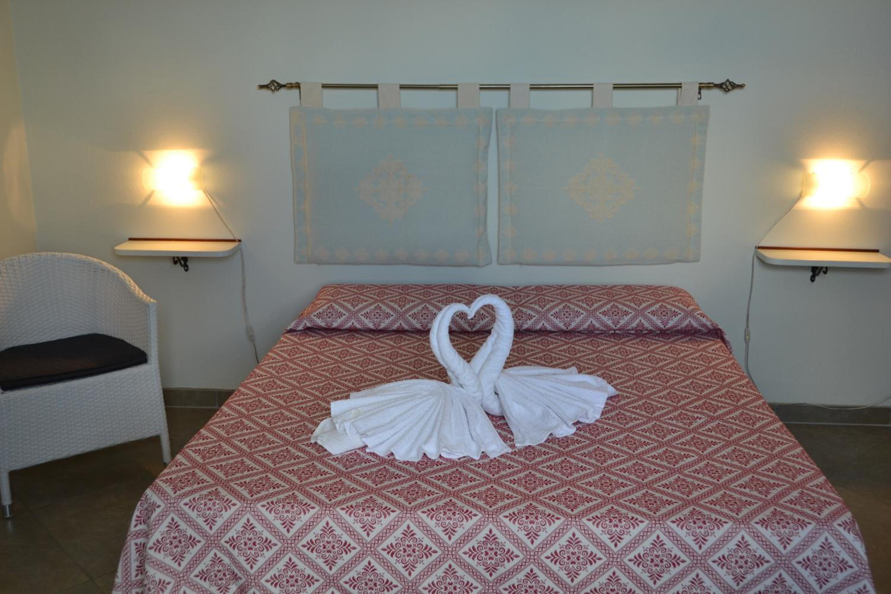 Deluxe Double or Twin Room with Balcony photo 3