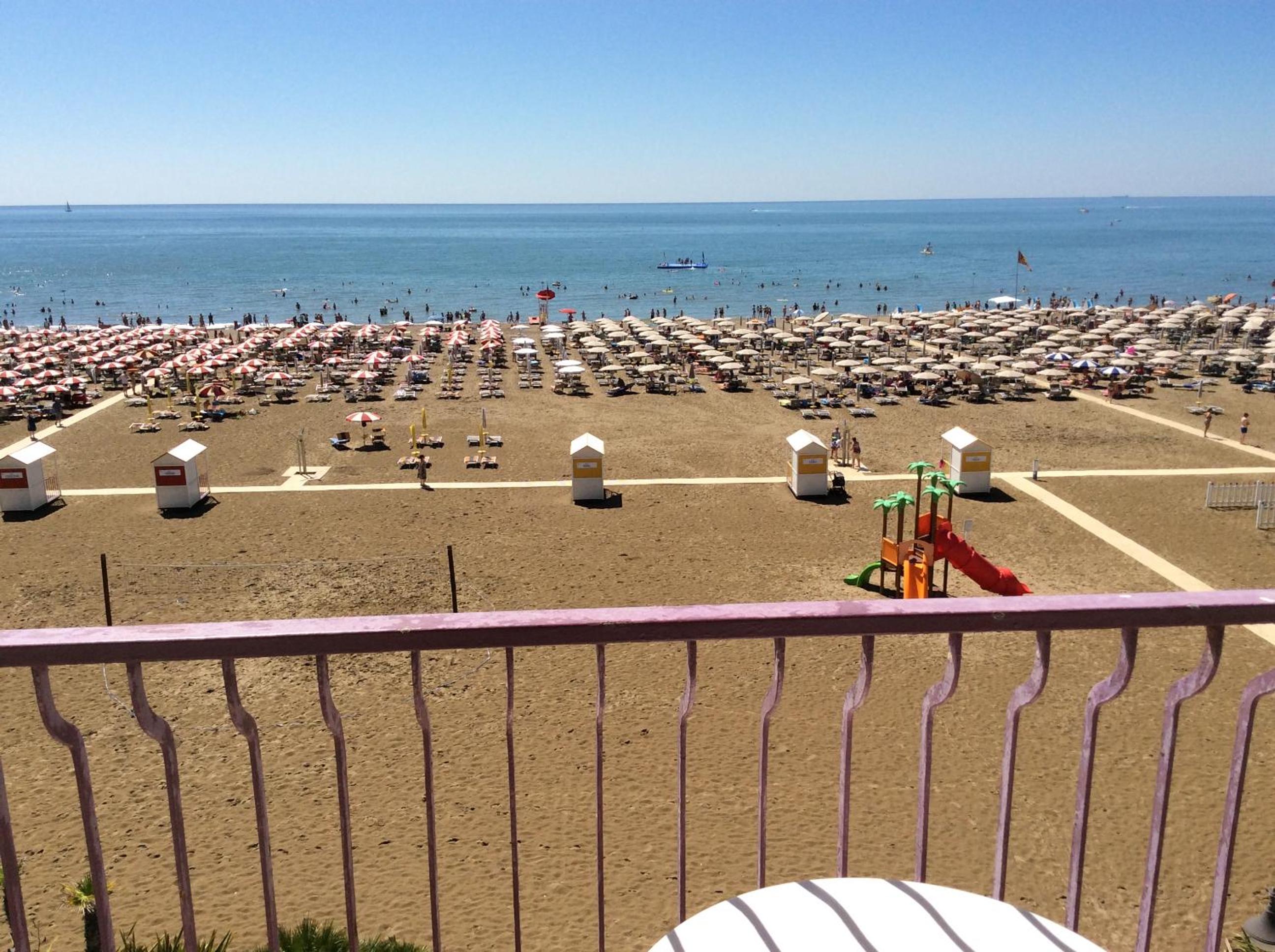 Double Room with Balcony and Sea View - Photo 5