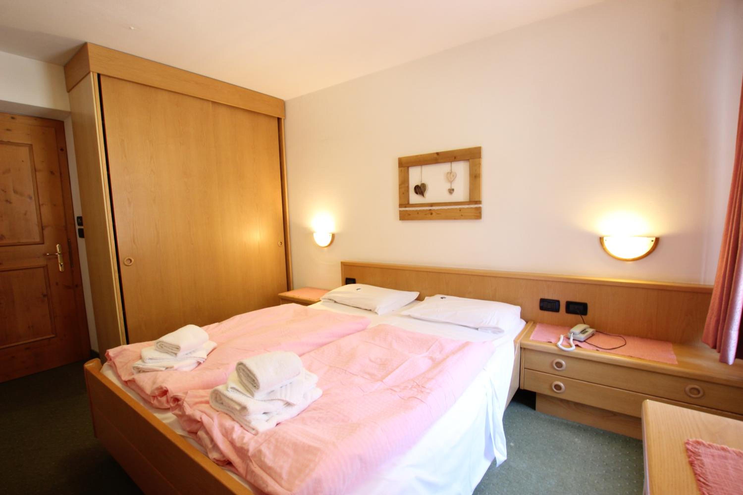 Double or Twin Room photo 3