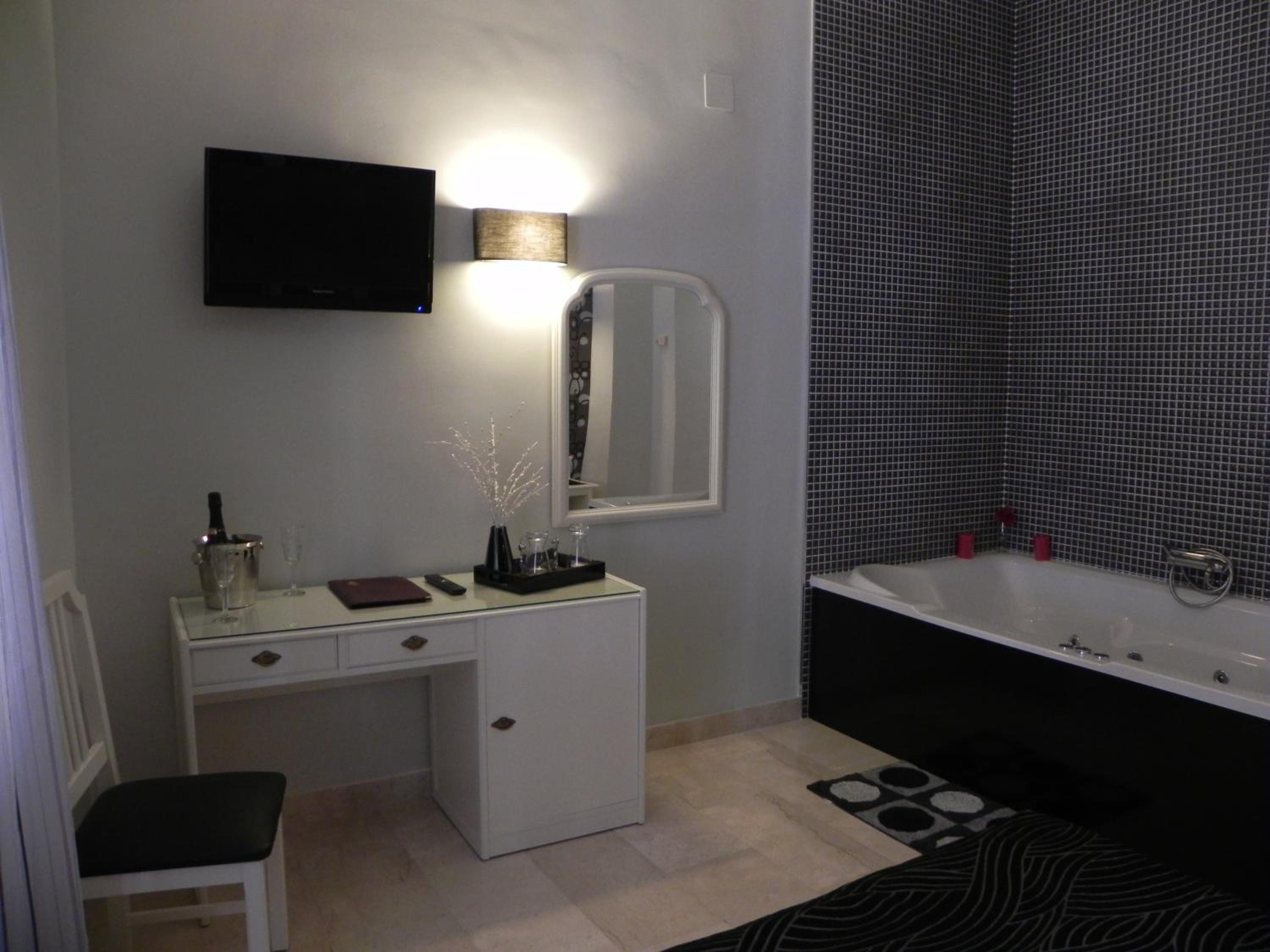 Junior Suite with Terrace photo 2
