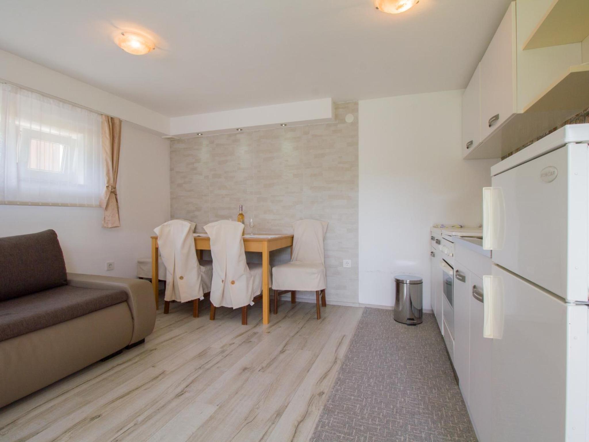 One-Bedroom Apartment - Photo 2