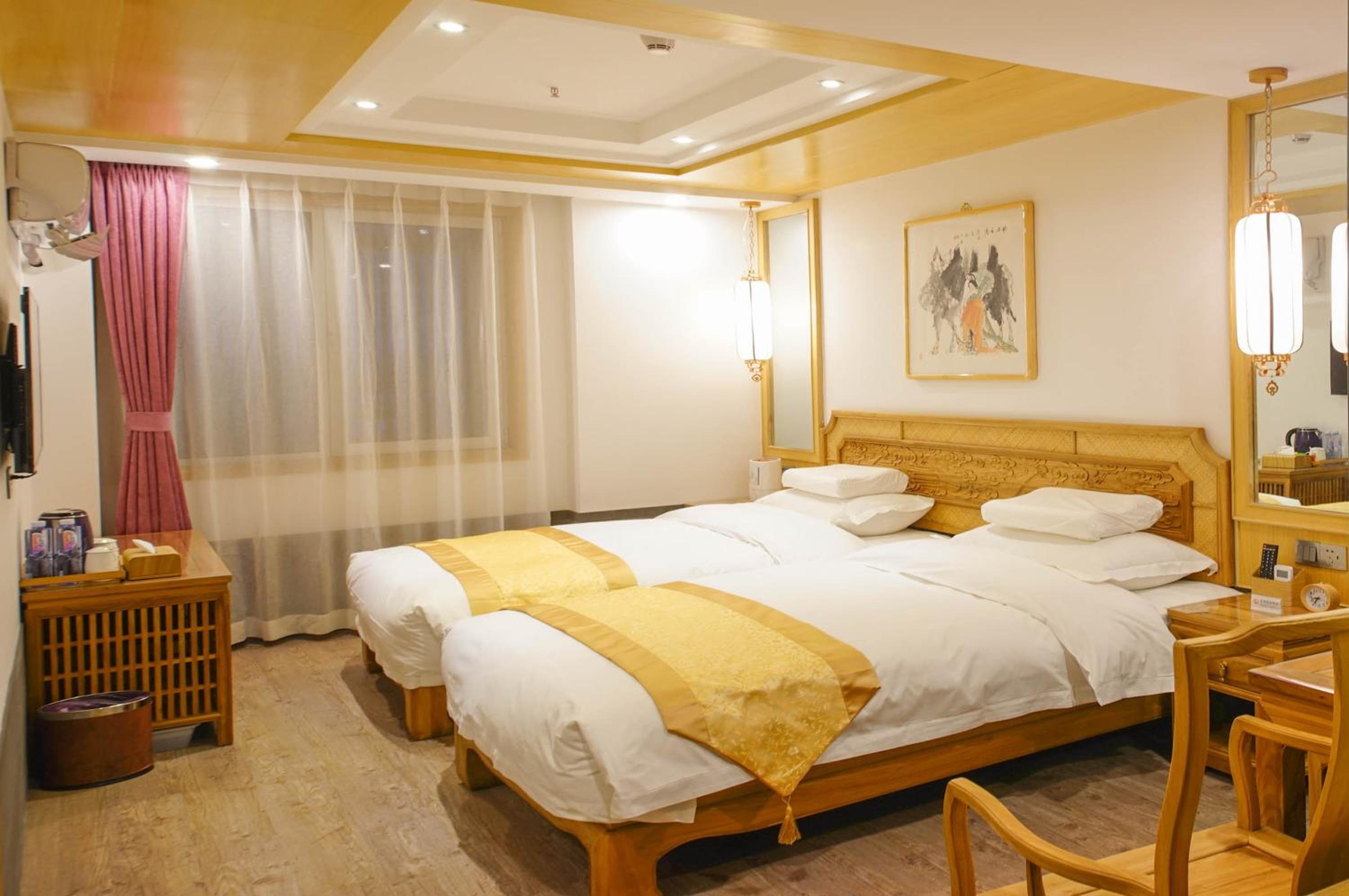 Elegant Twin Room