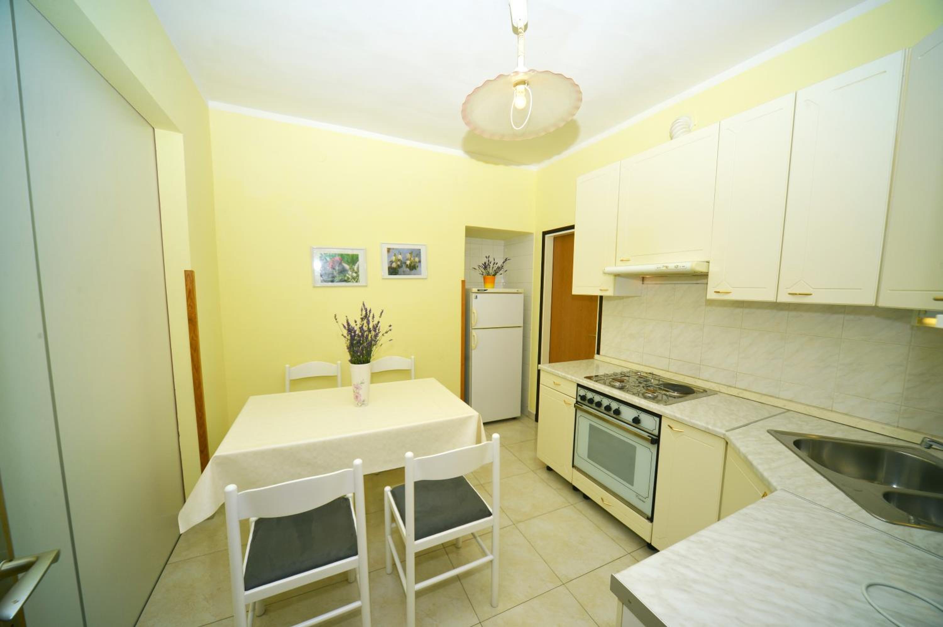 Studio Apartment - Photo 7
