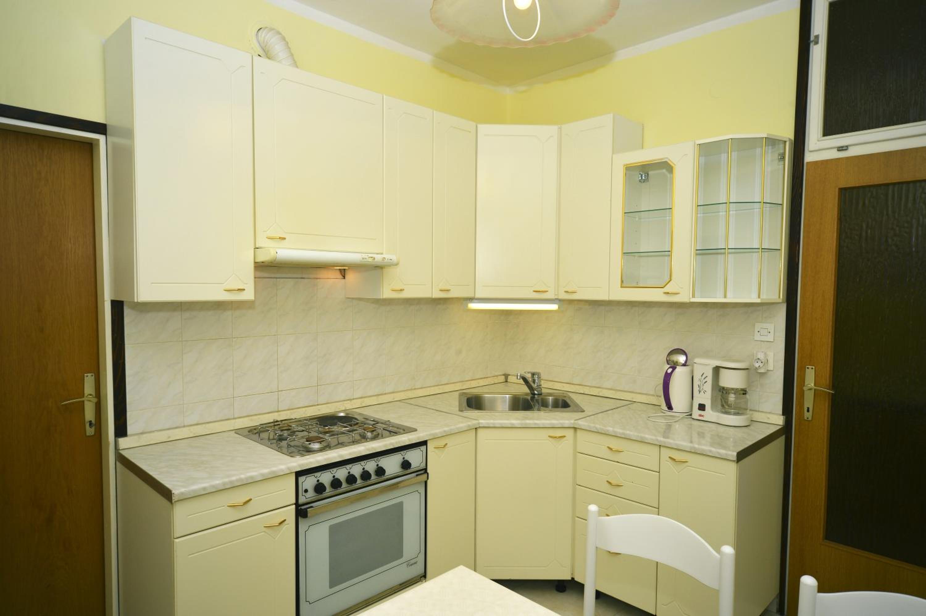 Studio Apartment - Photo 10