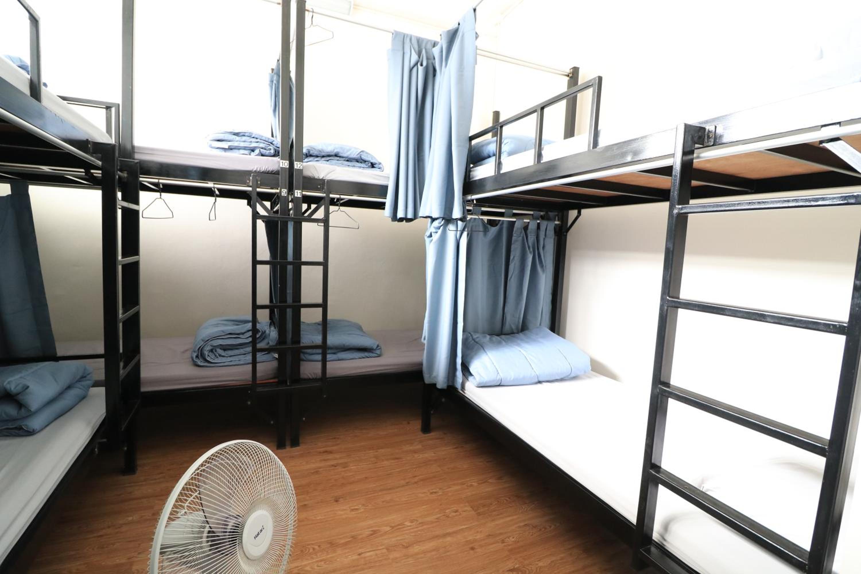 Bed in Mixed Dormitory Room - No Window photo 3