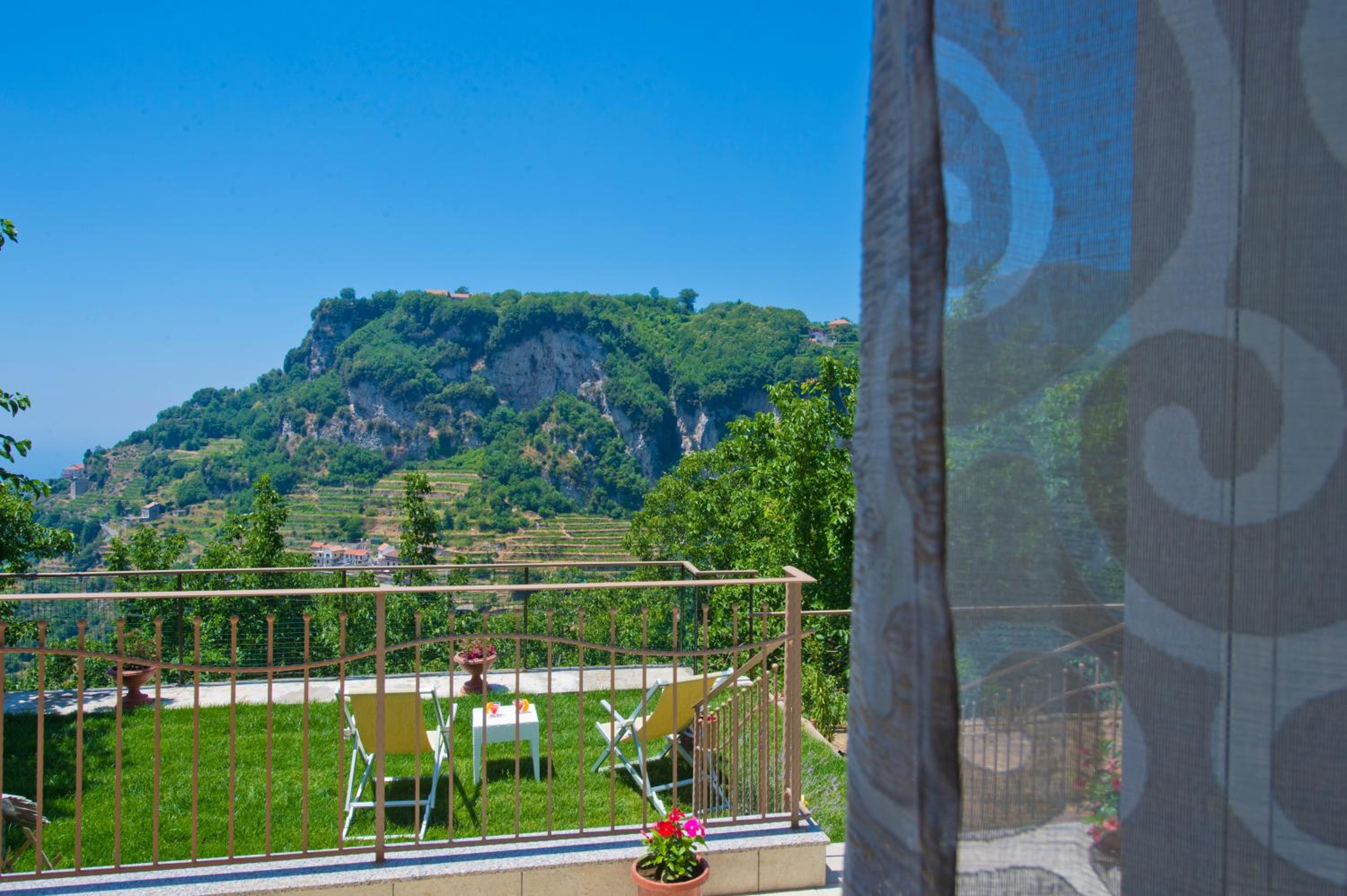 Deluxe Double Room with Sea View - Photo 5