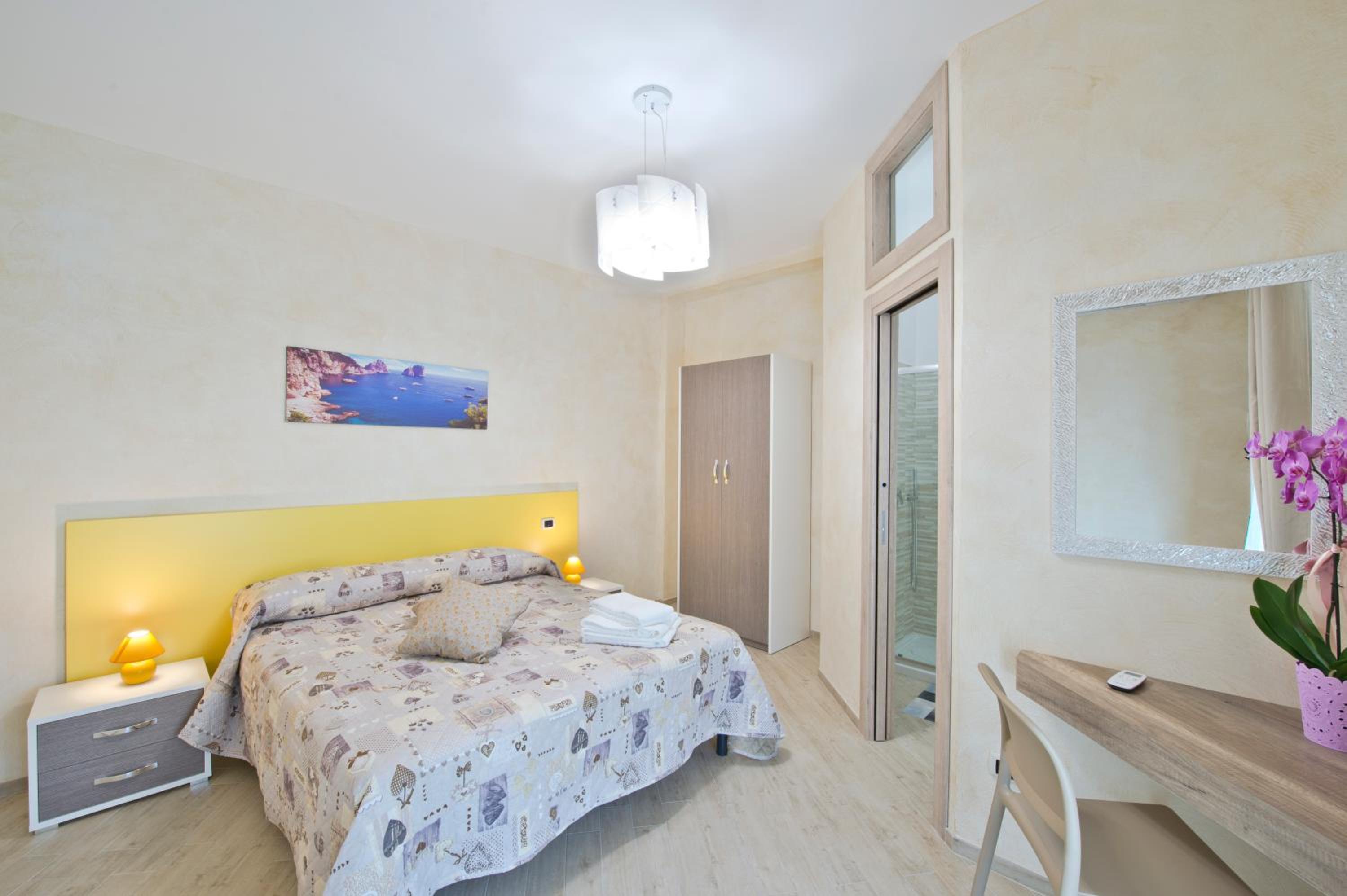 Double Room - Photo 6