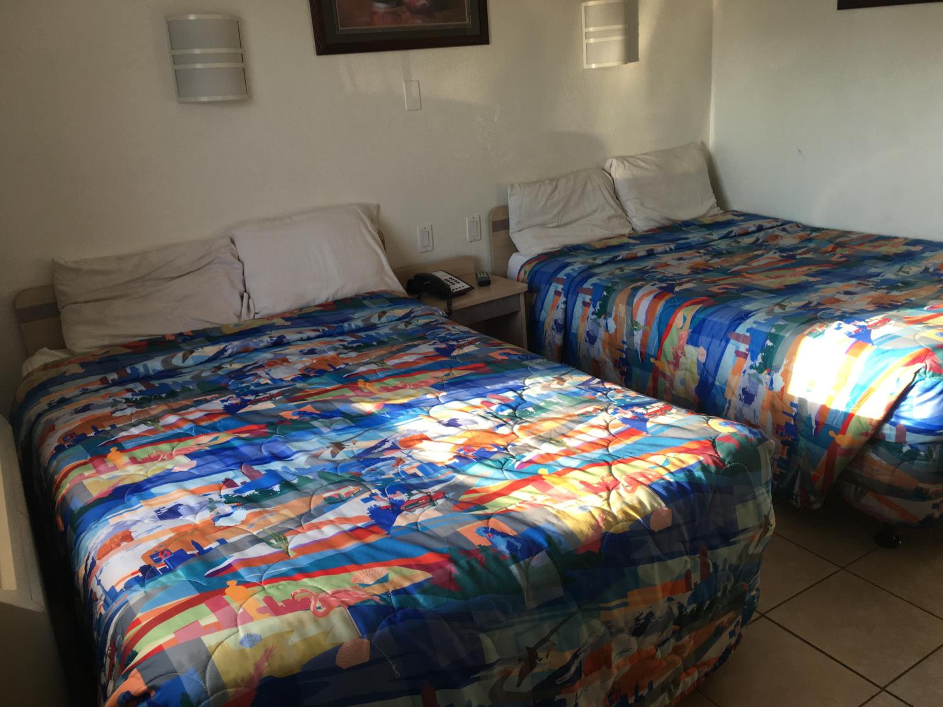 Double Room with Two Double Beds - Photo 4
