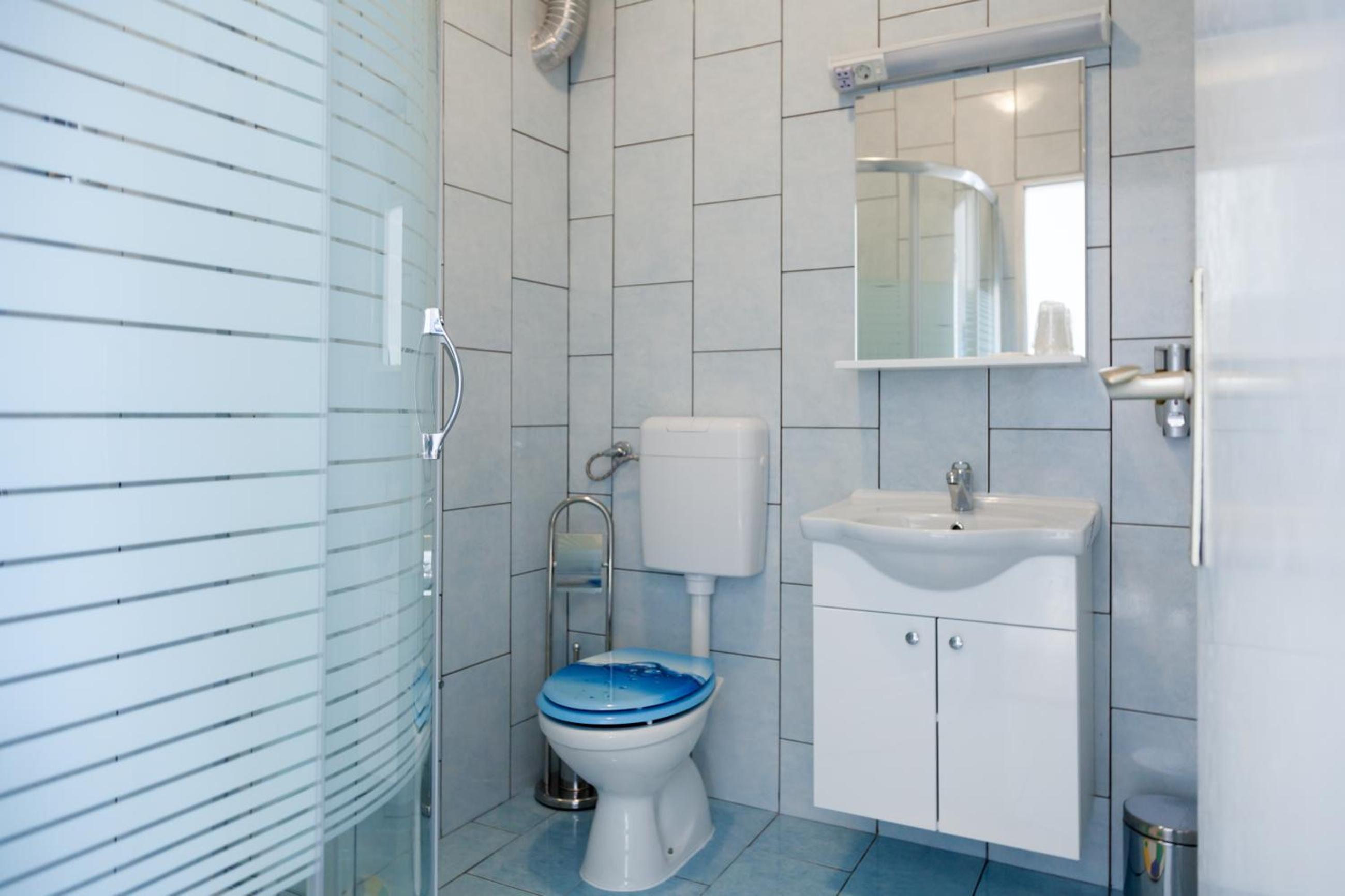 One-Bedroom Apartment - Photo 18