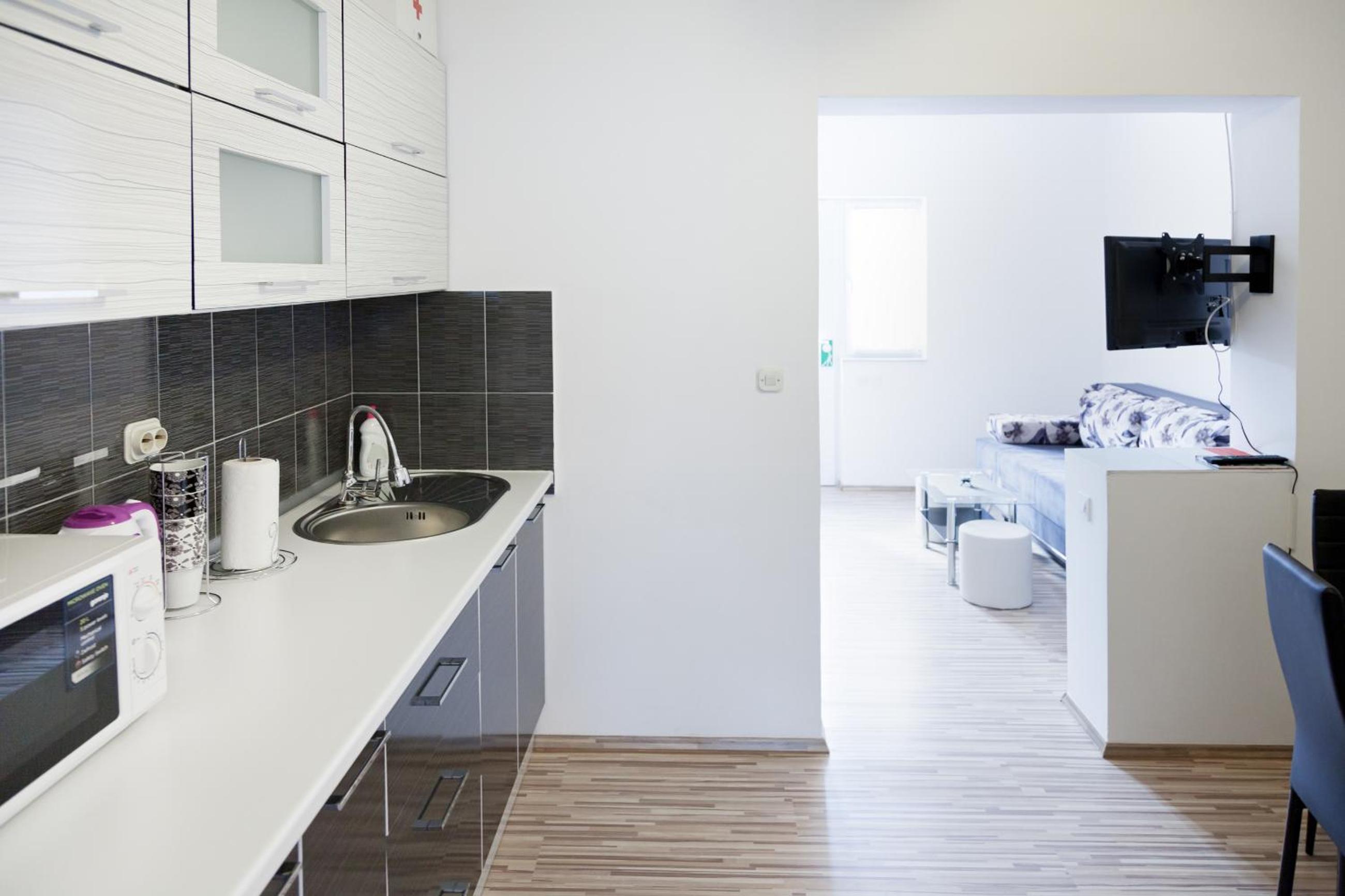 One-Bedroom Apartment - Photo 13