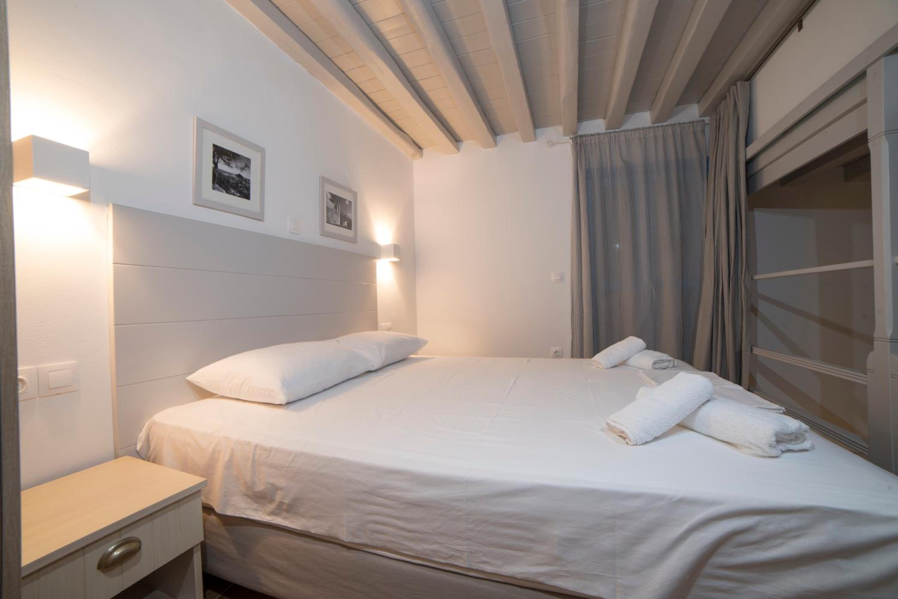 Studio Apartment photo 3