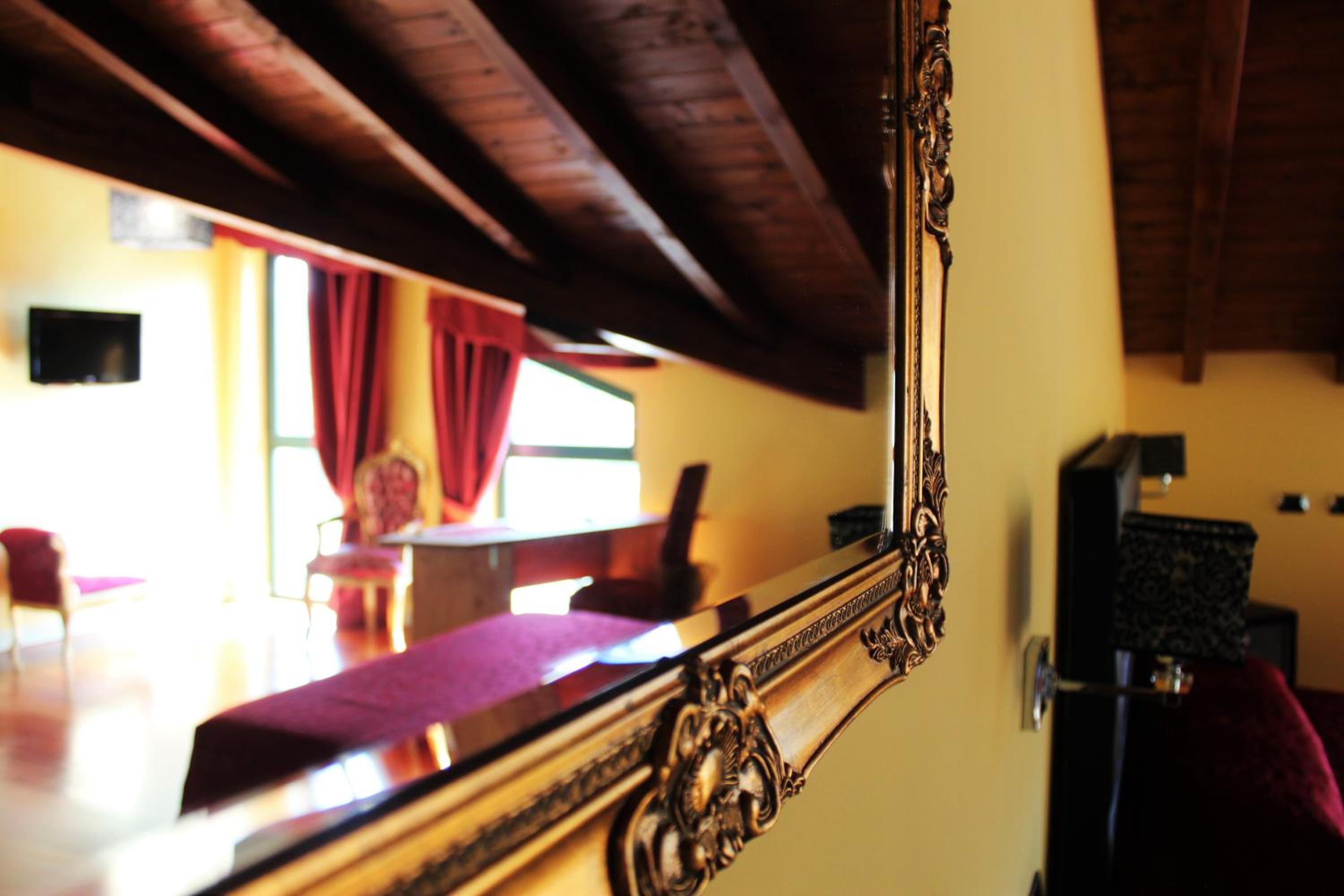 Deluxe Room - Photo 7