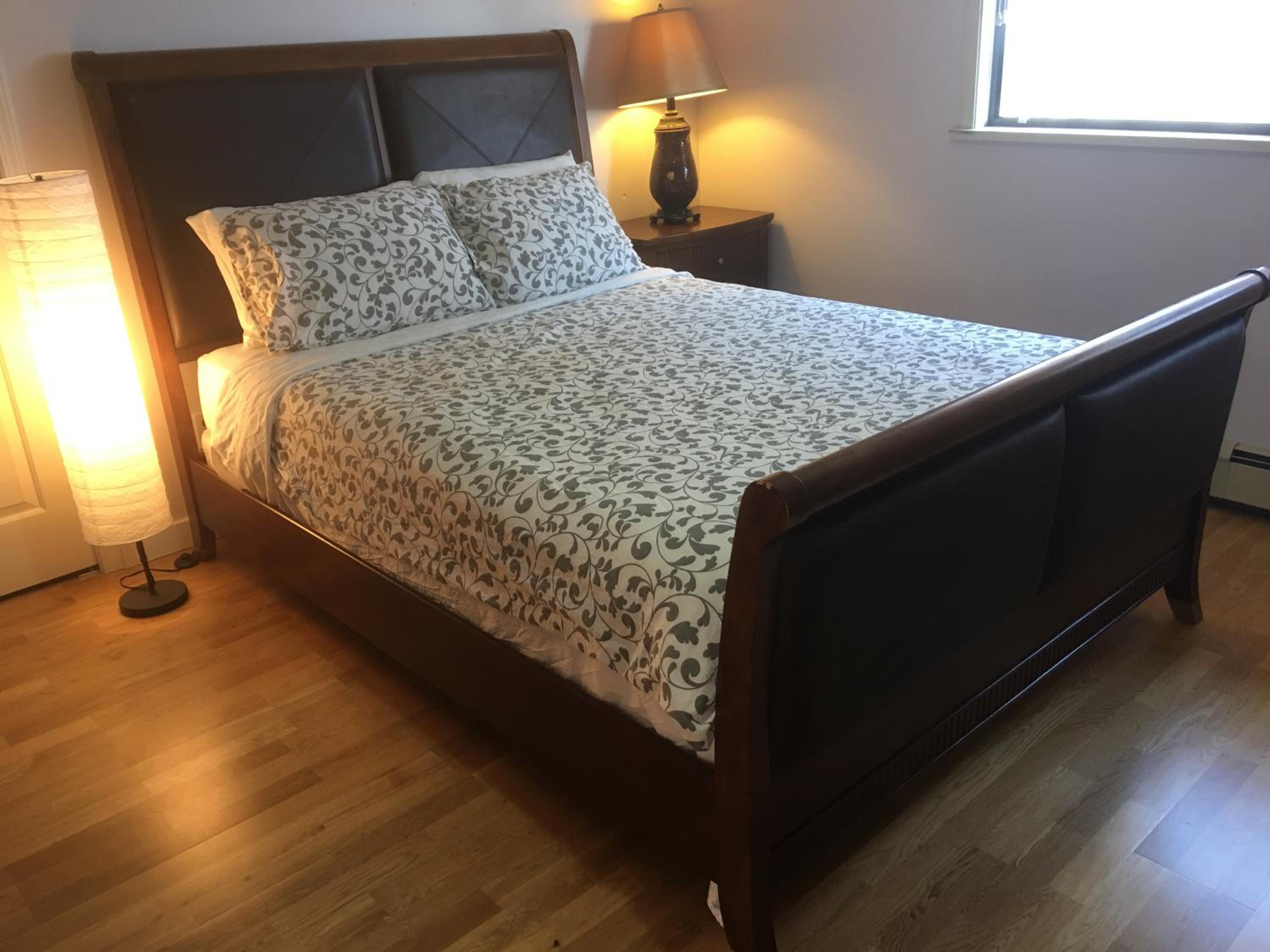 Deluxe Queen Suite photo 3