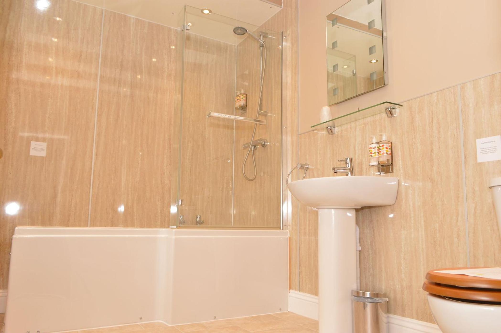 Double Room with Private Bathroom "Not Pet Friendly" photo 2