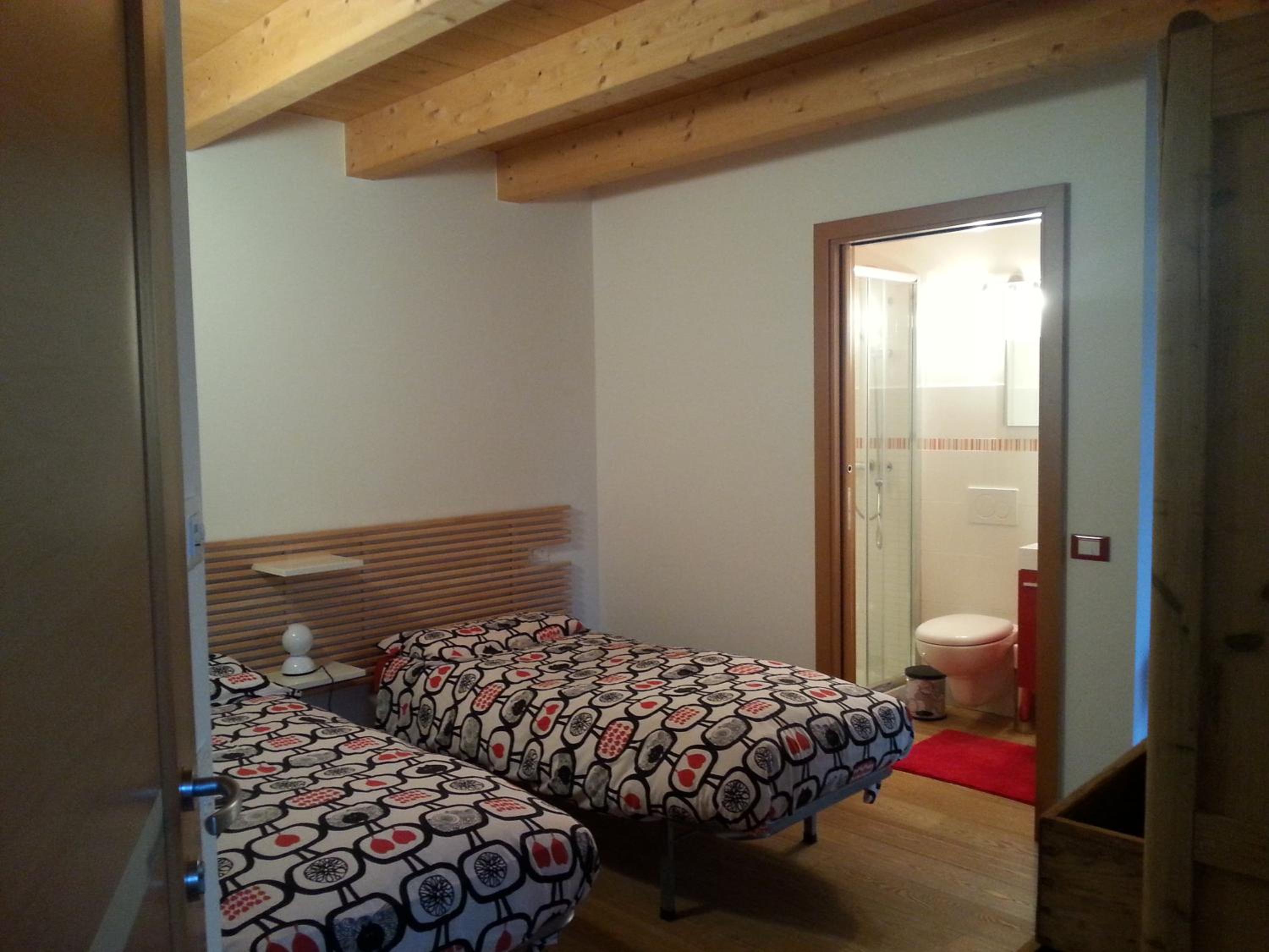 Large Double or Twin Room photo 1