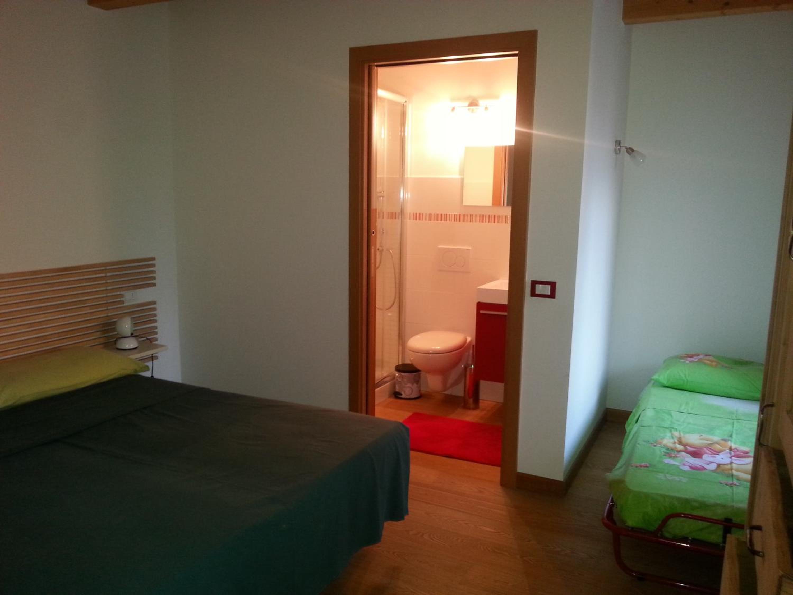 Large Double or Twin Room photo 3