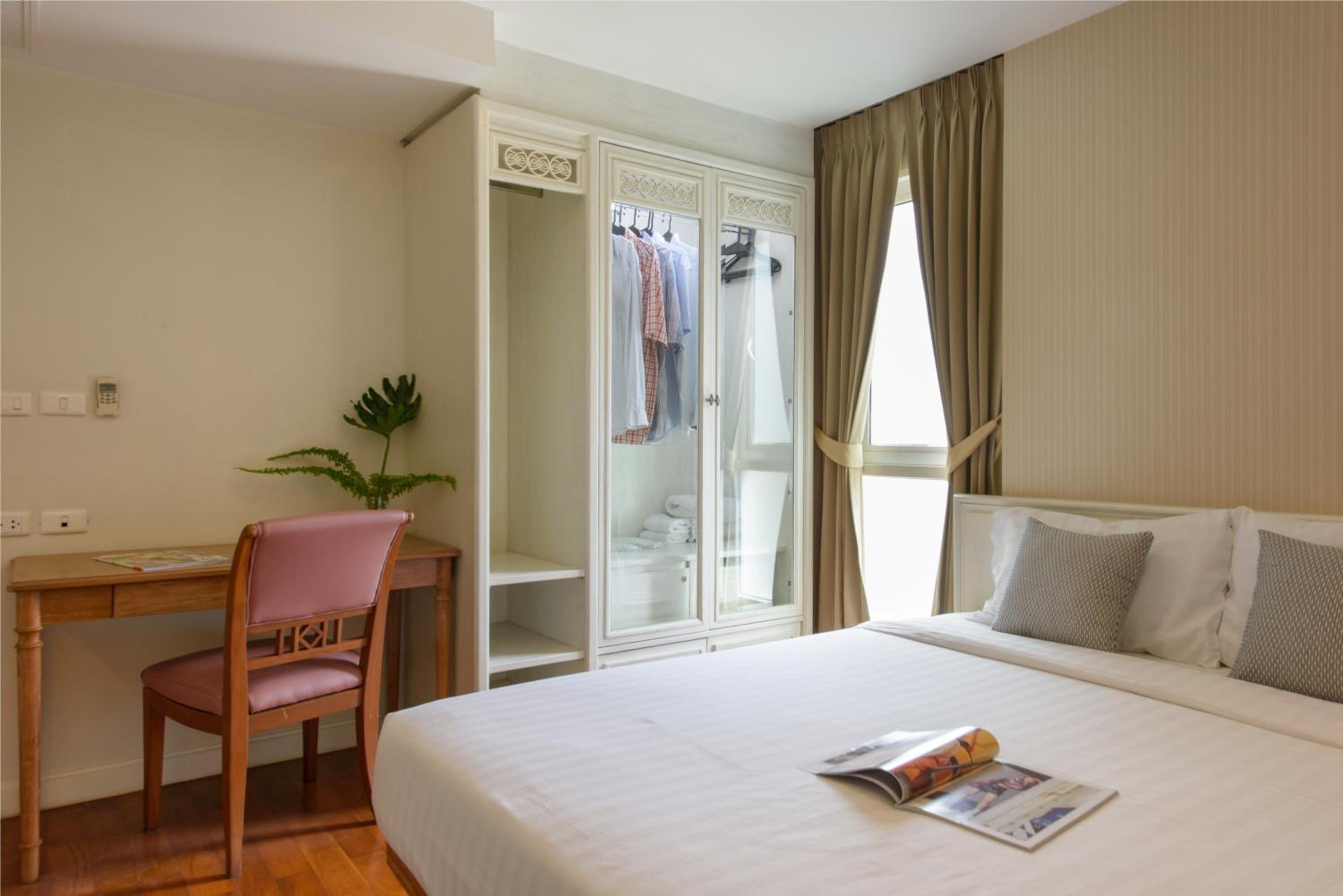 Family Two-Bedroom Suite (6 Adults) photo 2