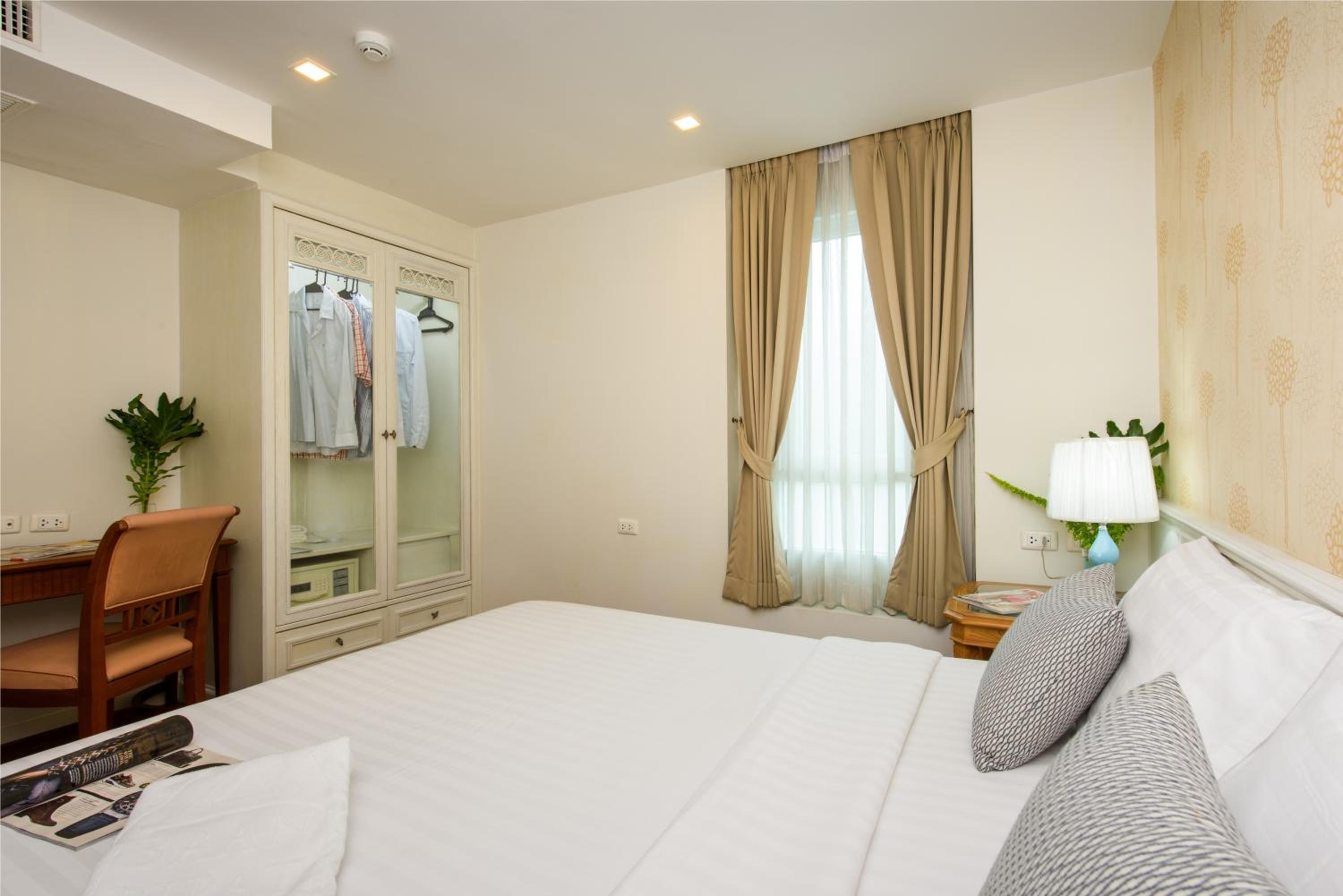 Family One-Bedroom Suite (4 Adults) photo 2