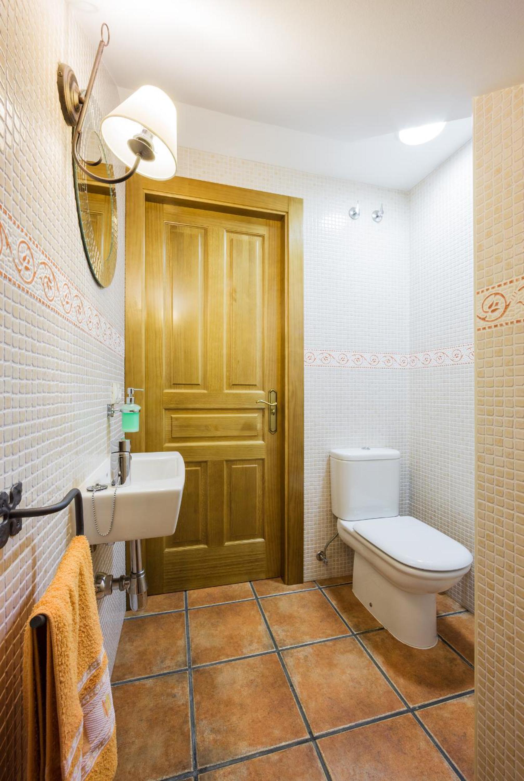 Two-Bedroom Apartment (6 Adults) photo 3