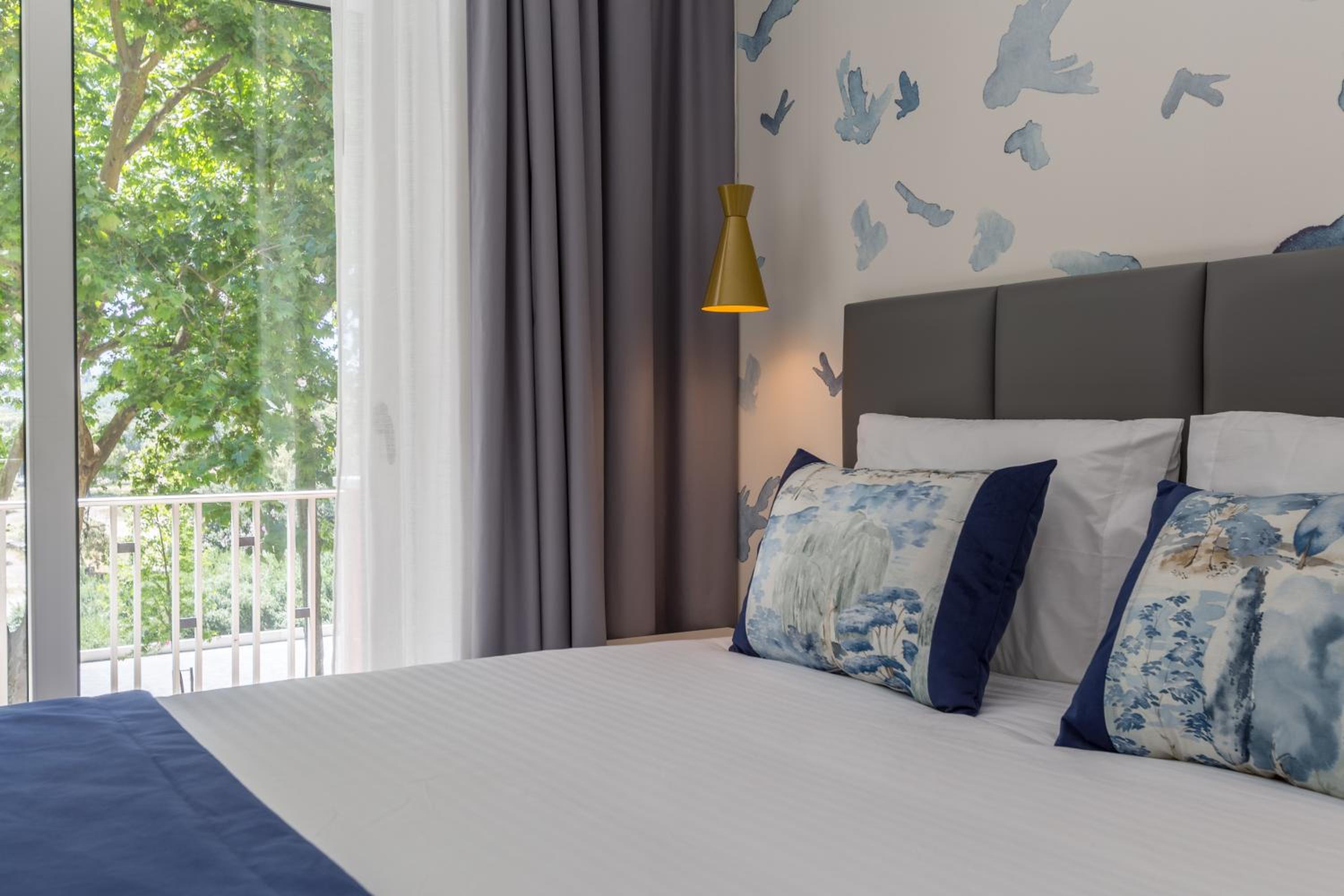 Double Room with Balcony - Photo 3