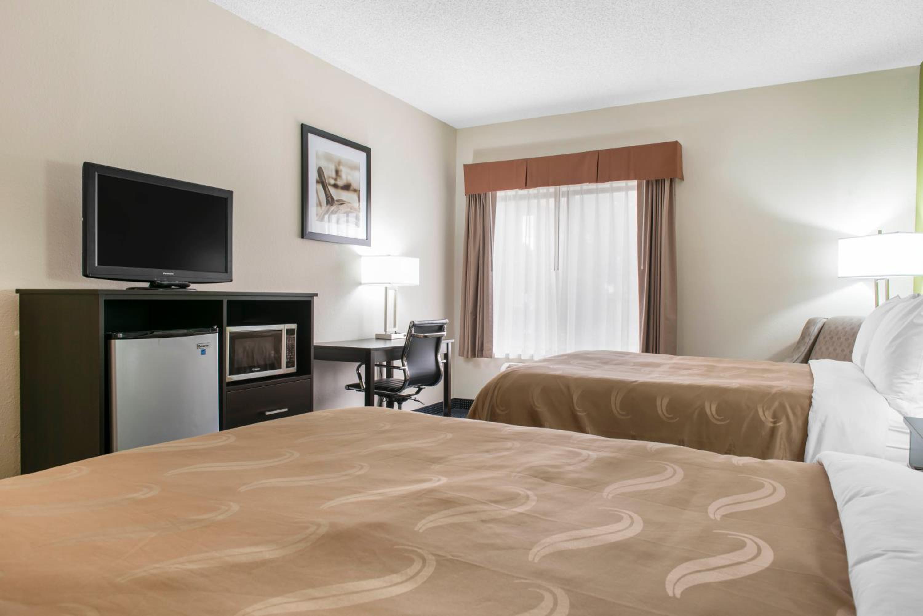 Queen Room with Two Queen Beds - Accessible/Non-Smoking  - Photo 3