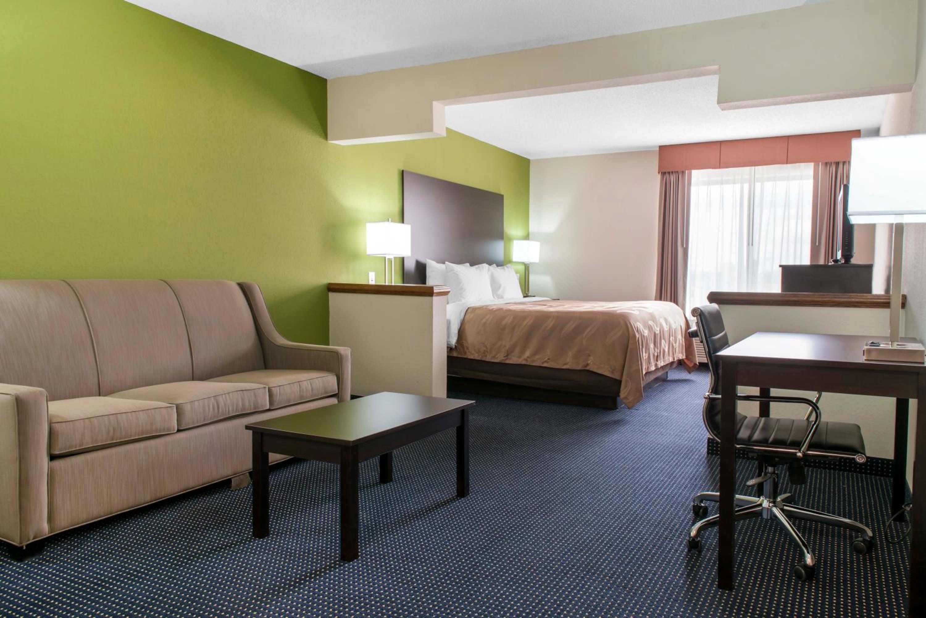 King Room - Non-Smoking/Mobility Accessible - Photo 1