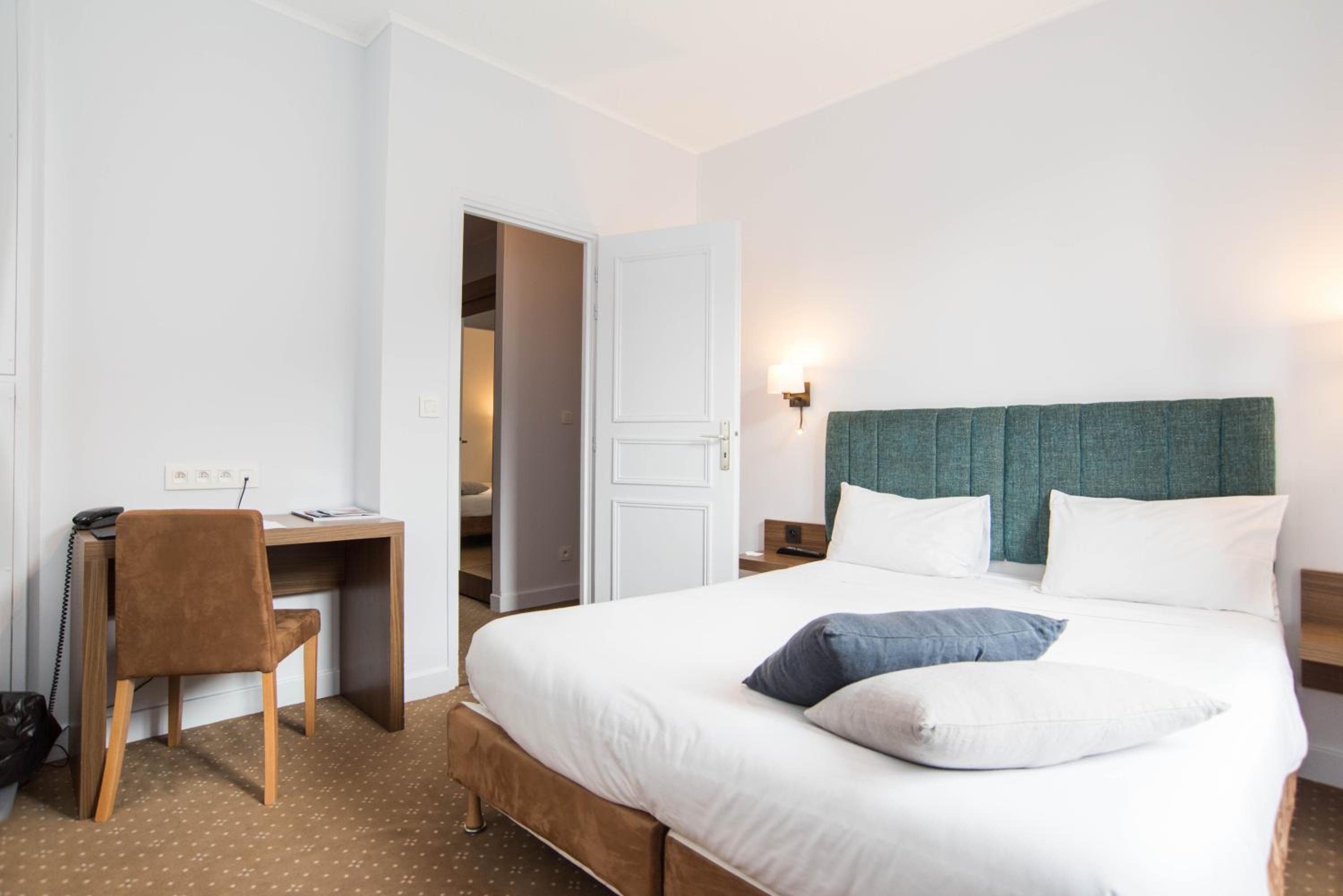 Standard Double or Twin Room - Photo 1