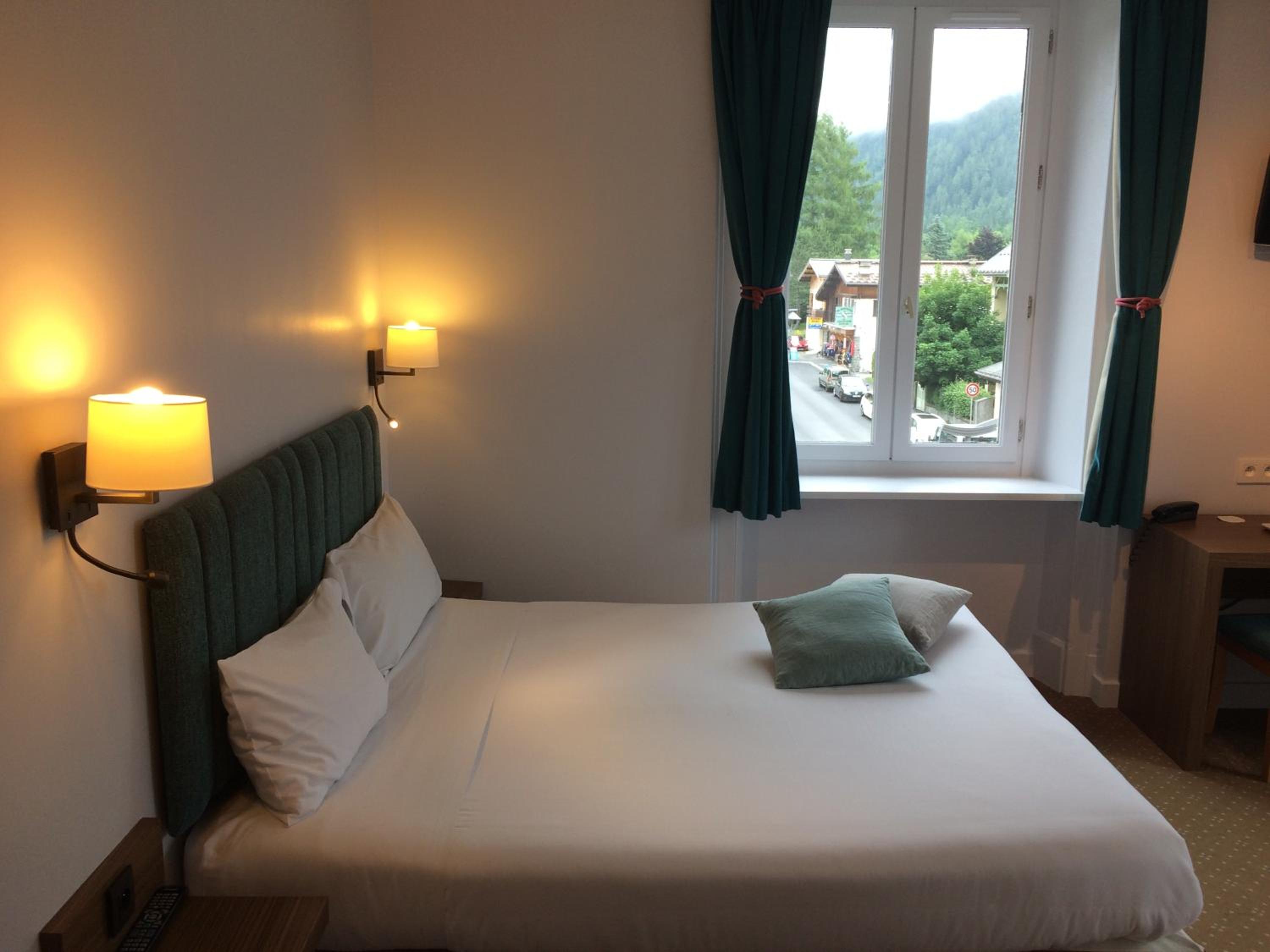 Standard Double or Twin Room - Photo 3
