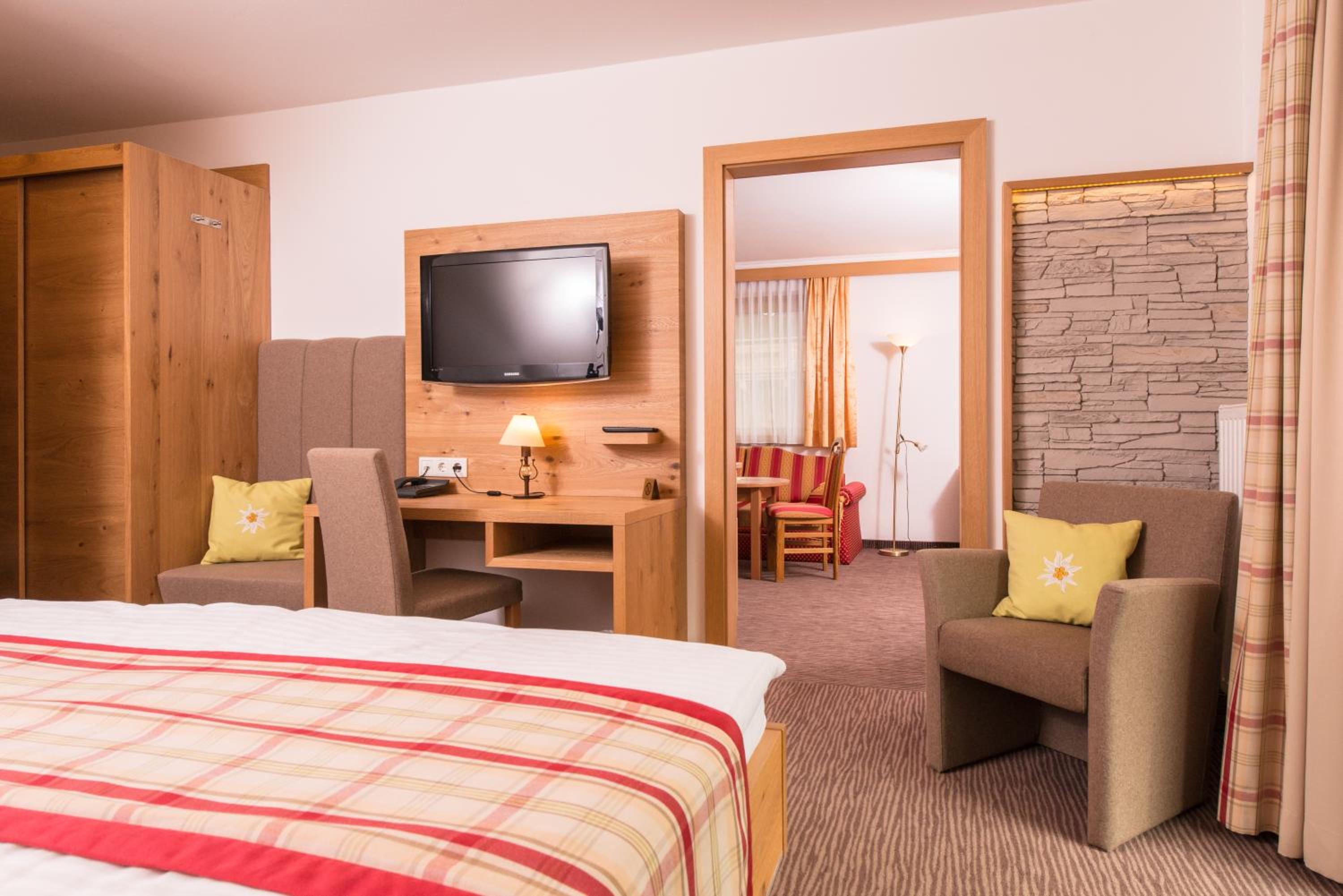 Family Two-Bedroom Suite with Balcony and Mountain View